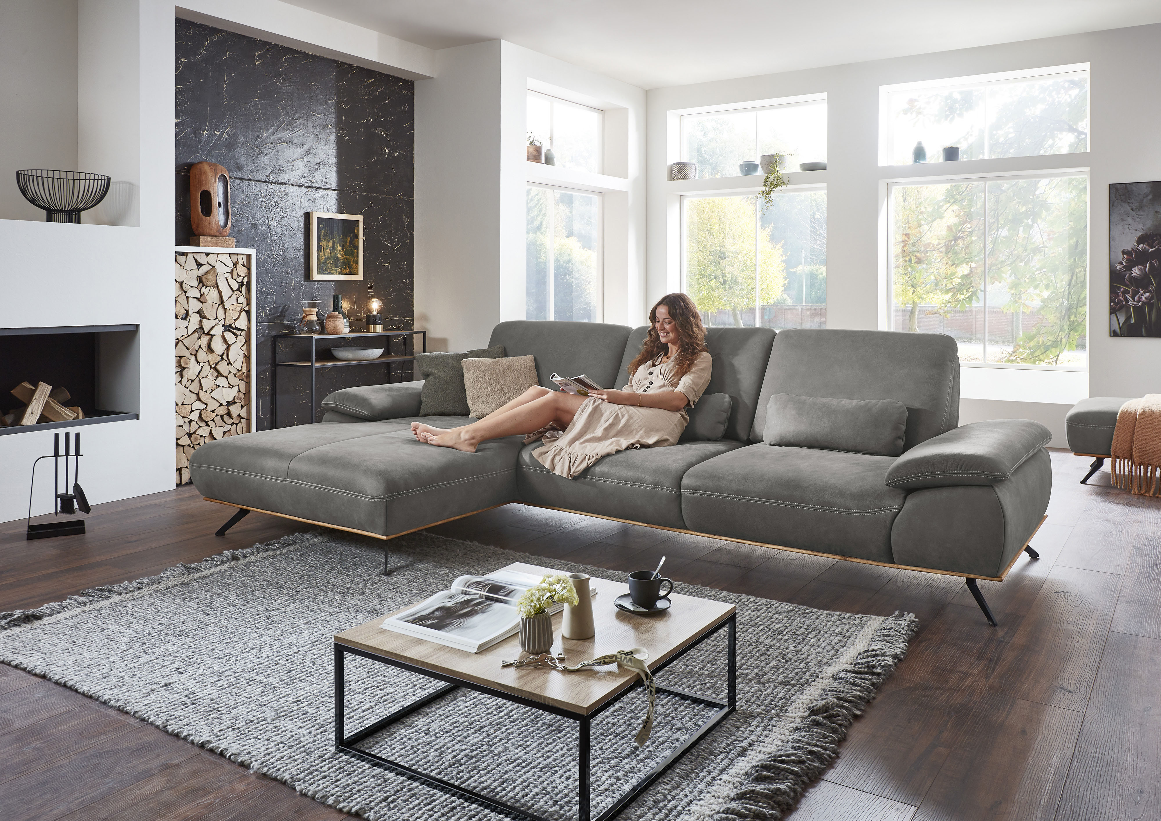 Die PlanBar Ecksofa "PN-EM18063 L-Form, B: 322 cm" optional mit echt bezogenem Rücken, Sitztiefen- und Armteilverstellung