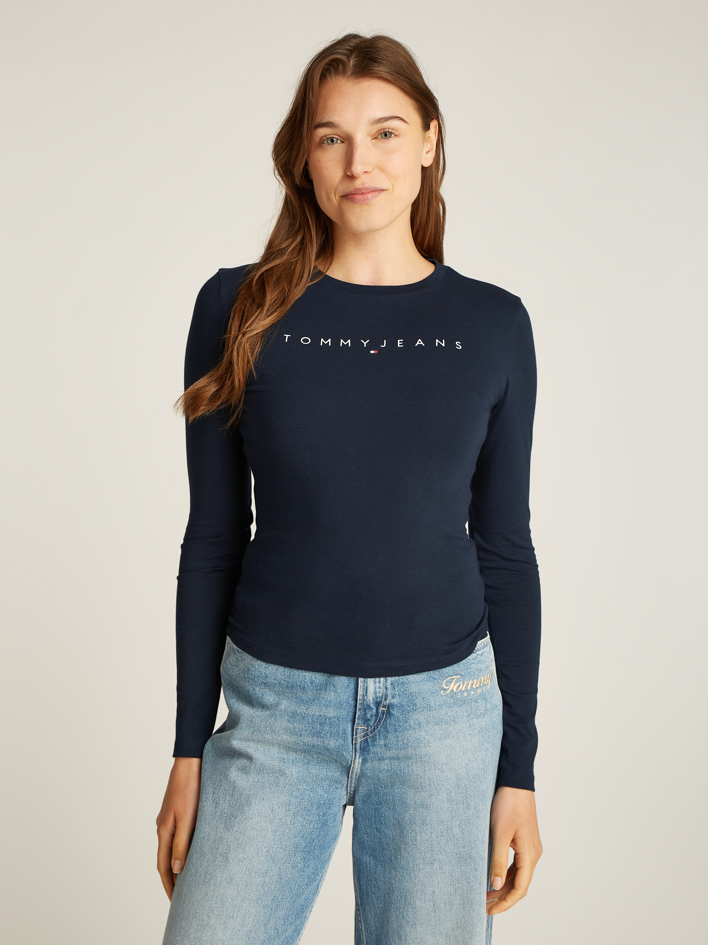 TOMMY JEANS Curve Langarmshirt »TJW SLIM LINEAR TEE LS EXT«, Große Größen