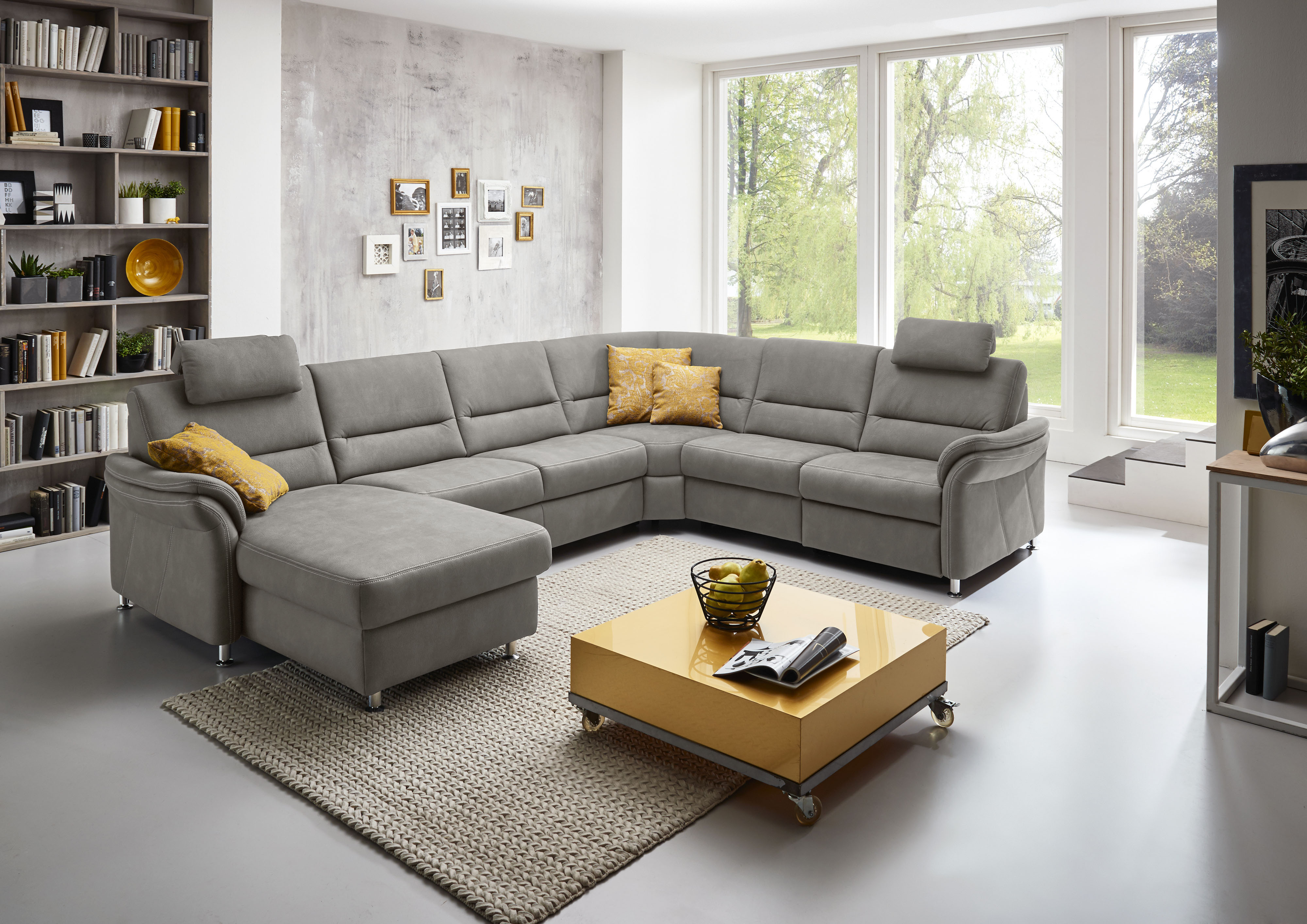 Die PlanBar Wohnlandschaft "ZE-EM16033 U-Form, Breite 330 cm" wahlweise mit Kopfstützen und Schlaffunktion