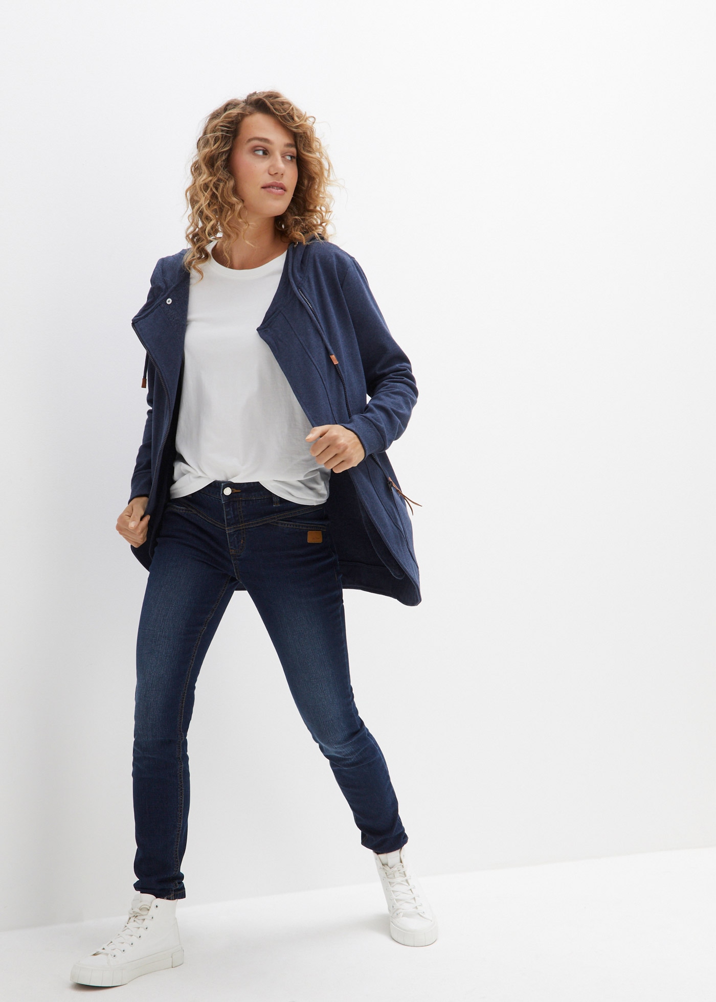bonprix Kapuzensweatjacke mit Stehkragen, mit Eingrifftaschen, aus Baumwollmischung