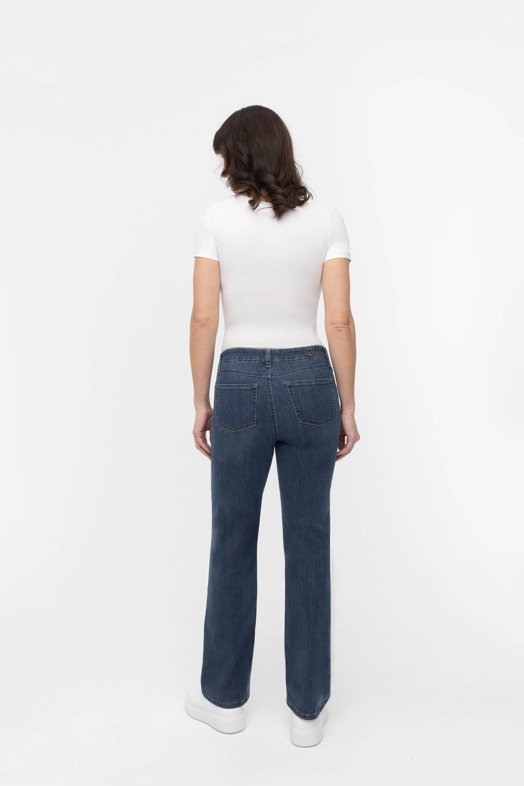 wonderjeans 5-Pocket-Jeans »Relaxed Straight«, Cool, modern und vielseitig zu stylen