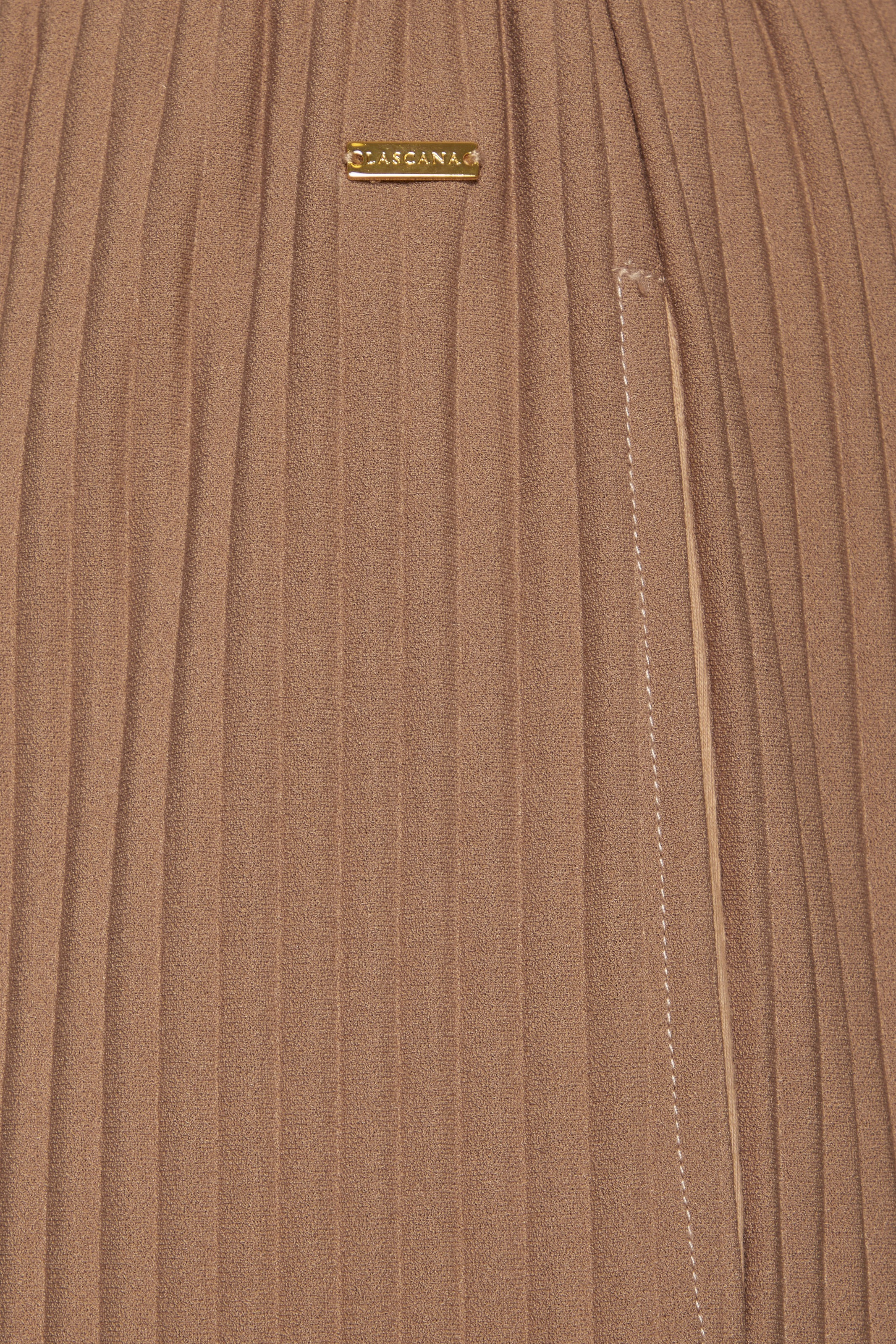 LASCANA Schlupfhose, in weiter Form mit Plisseefalten