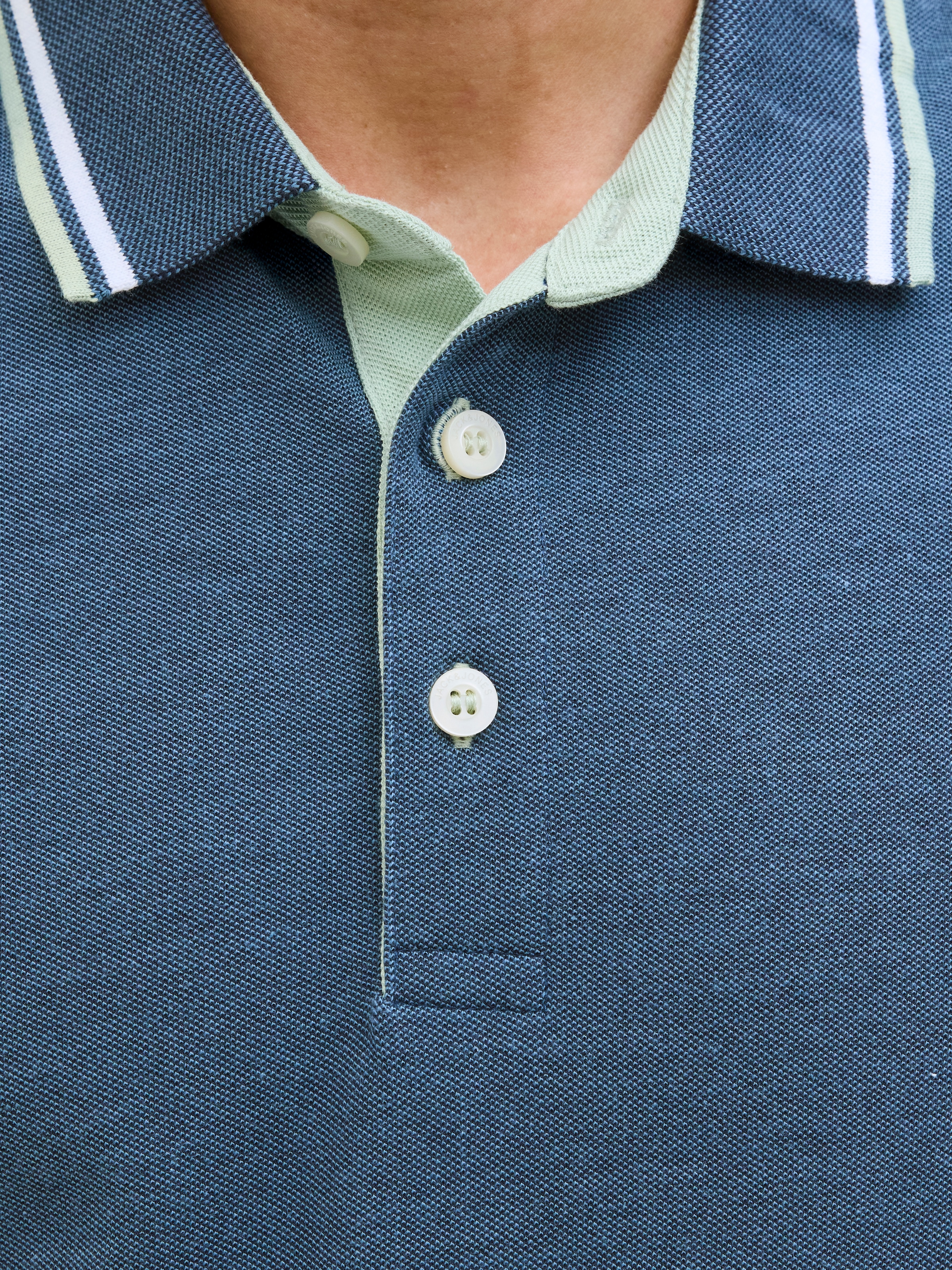 Jack & Jones Poloshirt »JJEPAULOS POLO SS NOOS« mit Logo Stickerei