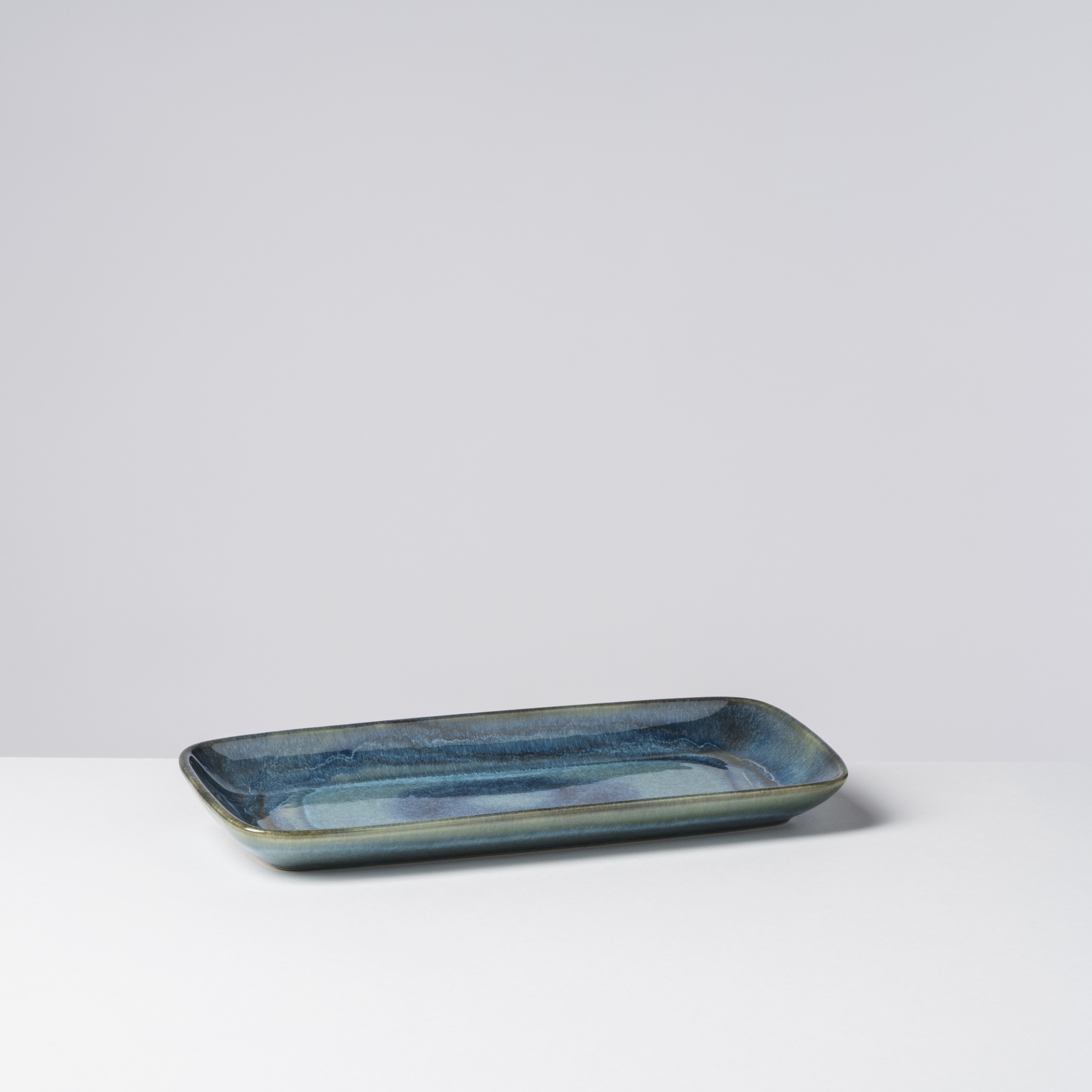 gipfelstück Servierplatte »Tiefer See« Scandi-Style, glänzende Reaktivglasur, jedes Stück ein Unikat