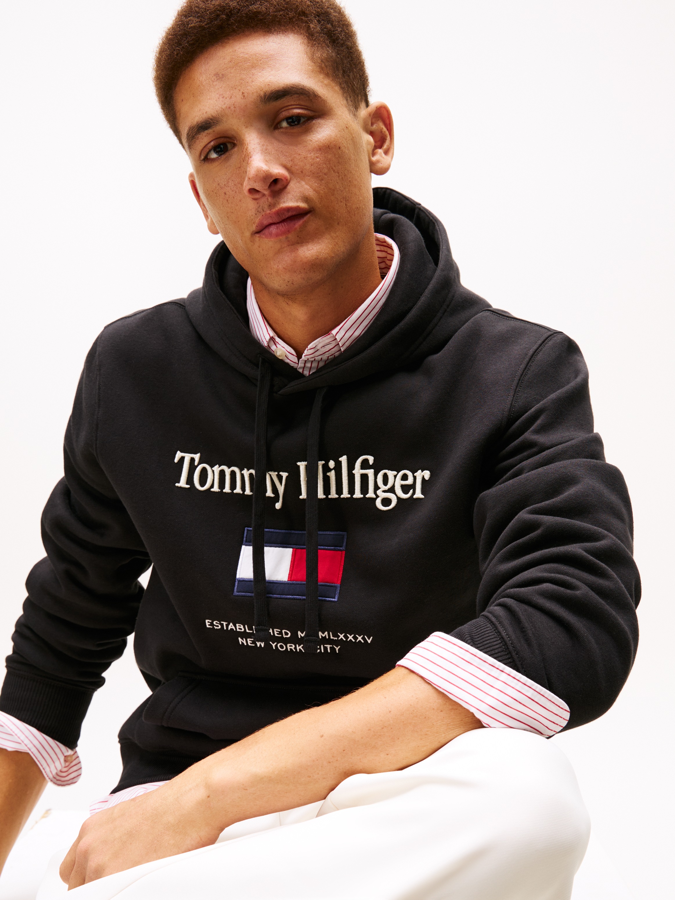 Tommy Hilfiger Hoodie "TOMMY EMBRO FLAG", normale Passform, Stickerei günstig online kaufen