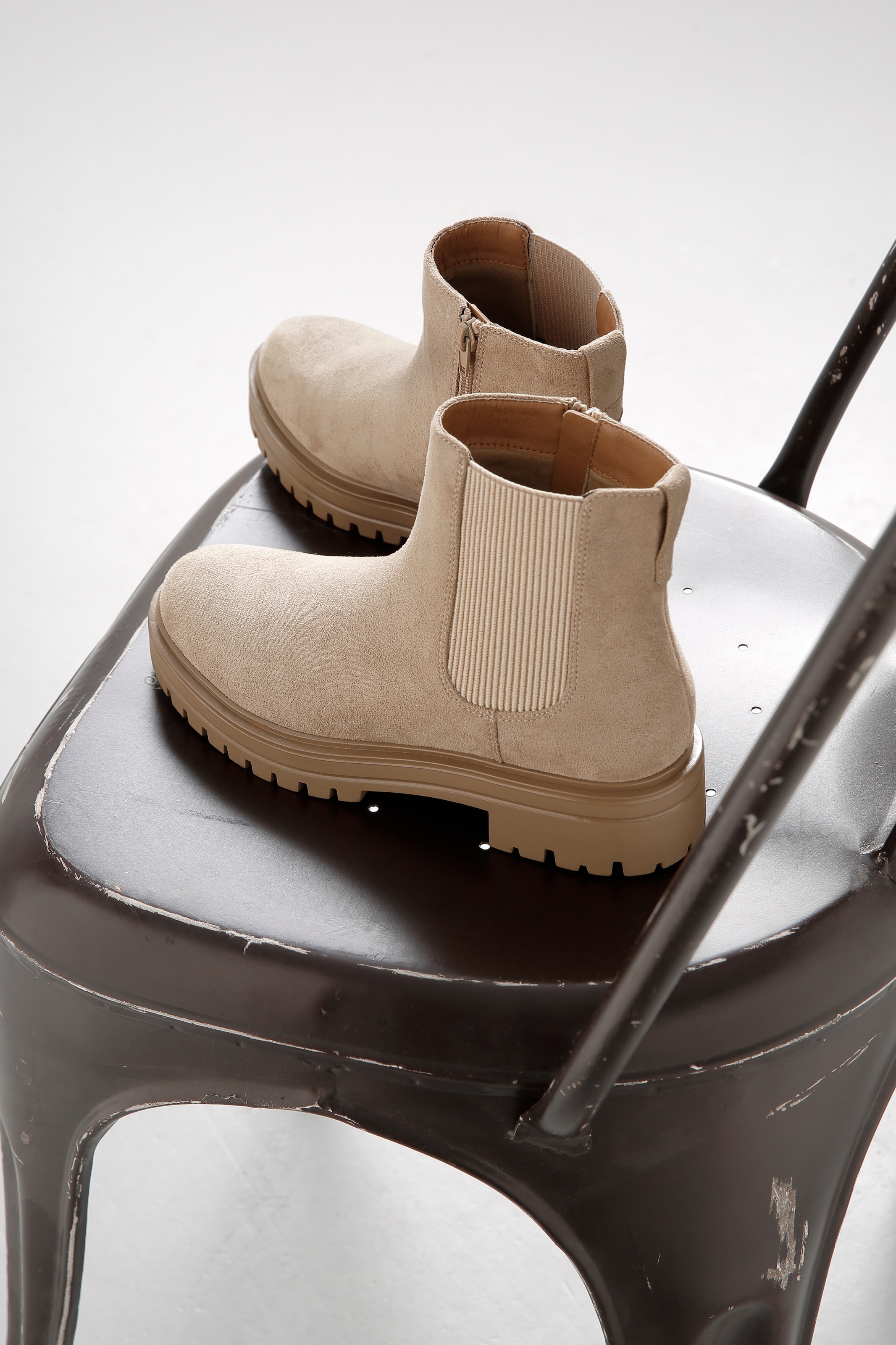 Aniston SHOES Chelseaboots, Stiefelette, Blockabsatz, mit breitem Stretch - NEUE KOLLEKTION