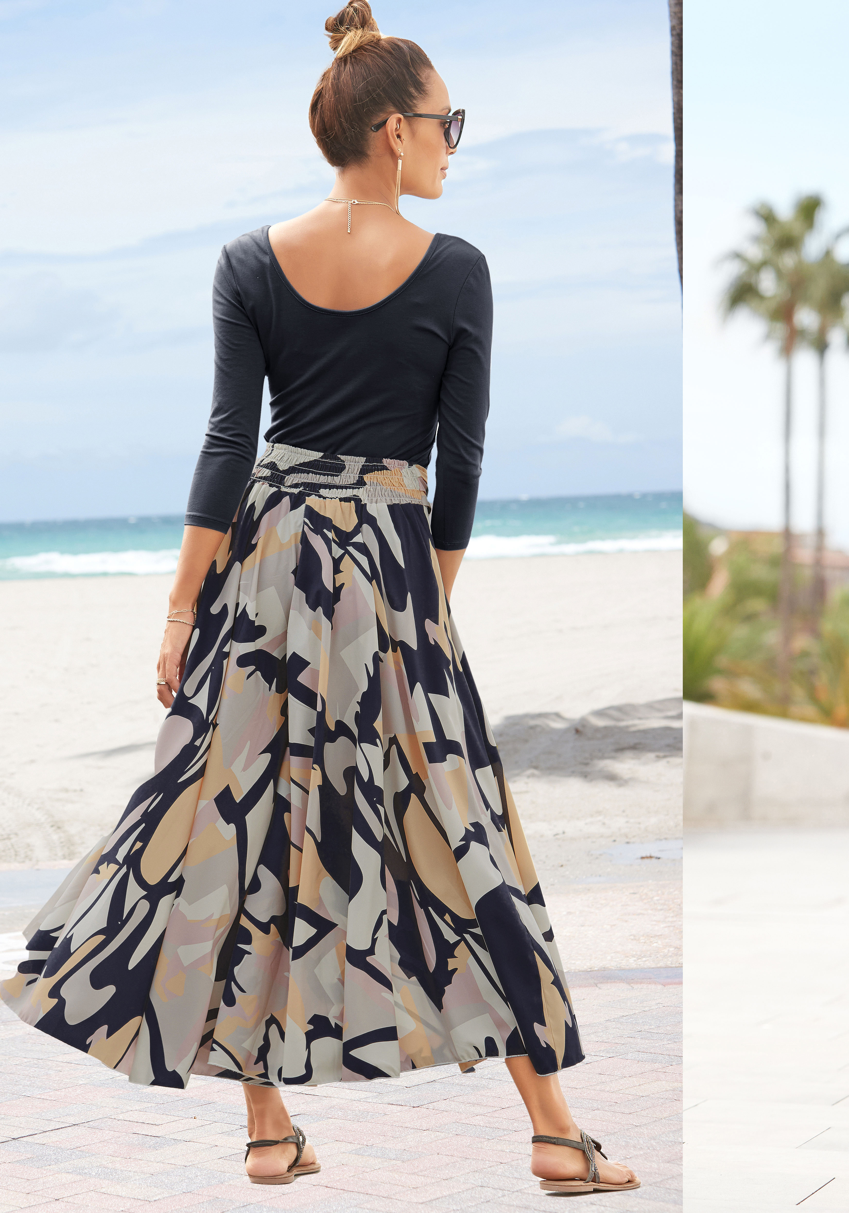 Thumbnail - LASCANA Hosenrock, mit grafischem Alloverdruck, Culotte, extraweites Bein