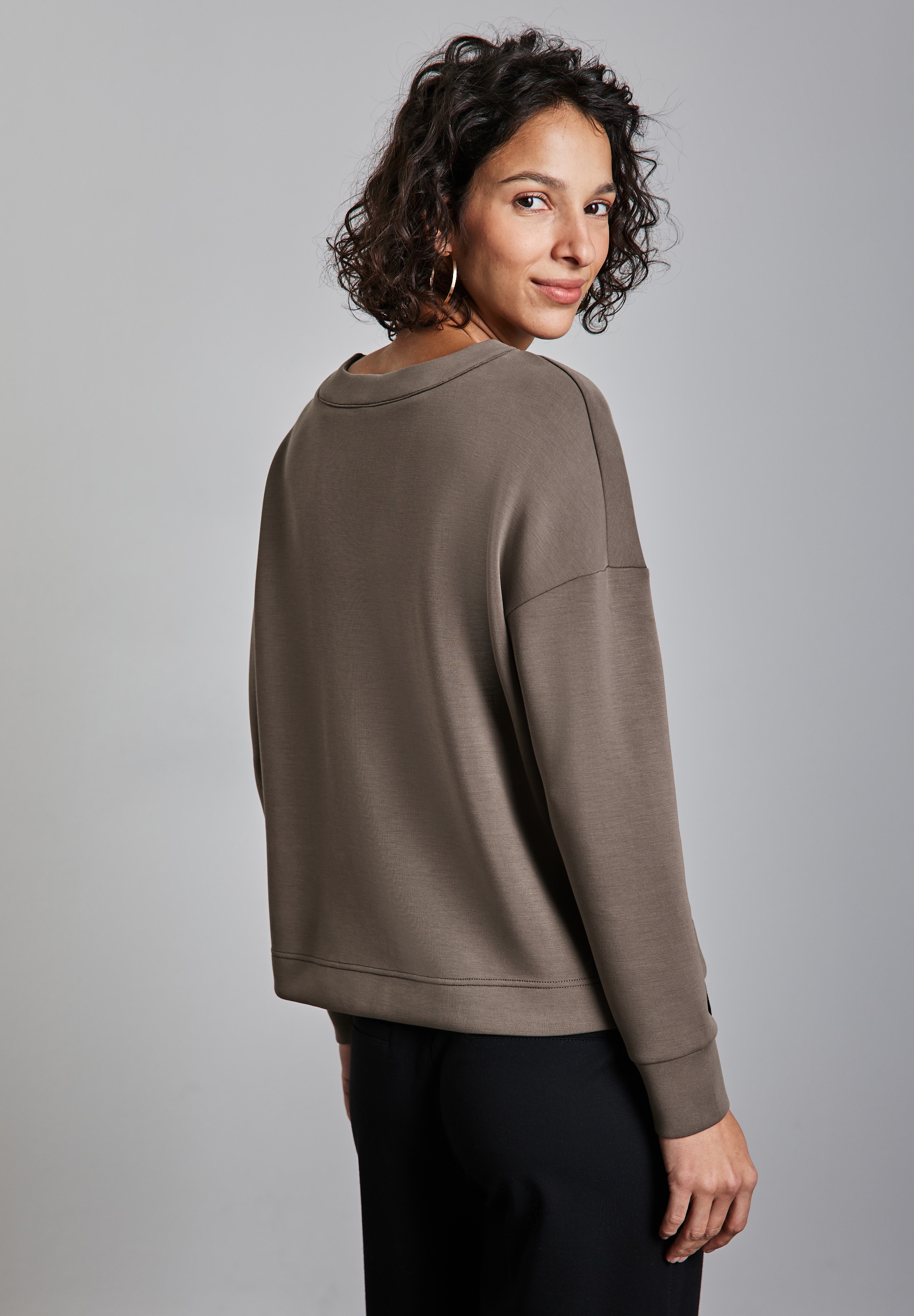 STREET ONE Langarmshirt, mit V-Ausschnitt