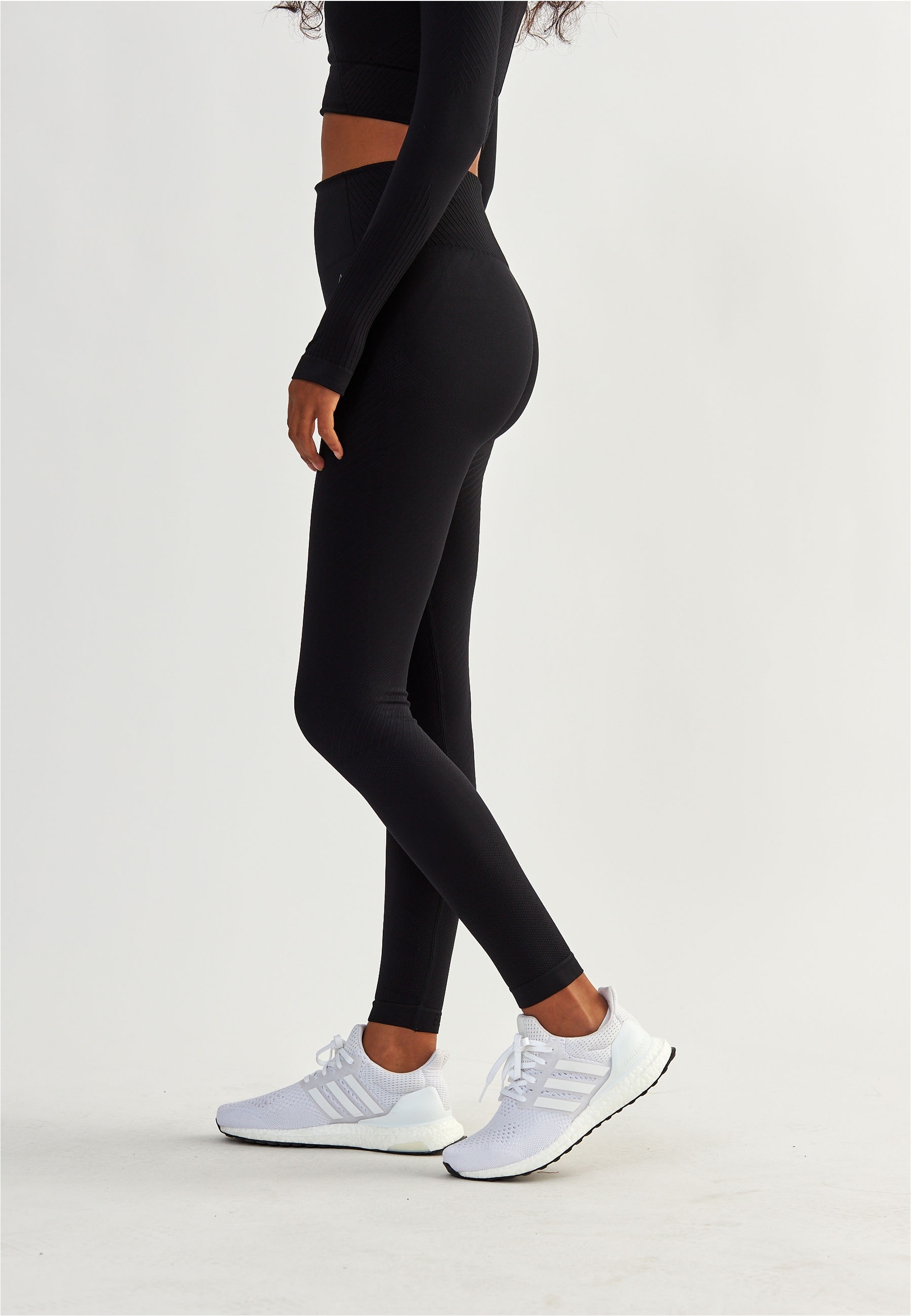 BeShaped Trainingstights »Femme Force«, (1 tlg.), mit angesagtem Jacquard-Muster