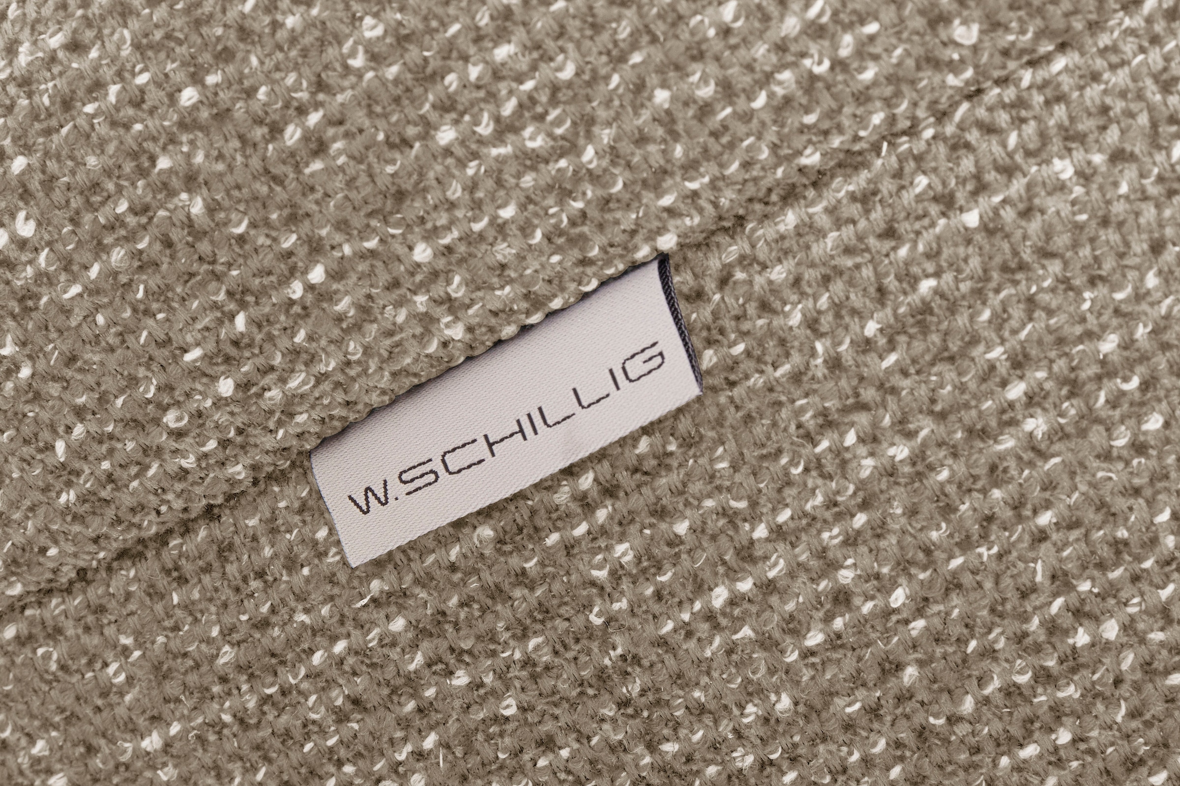 W.SCHILLIG Ecksofa »finn, Designsofa mit tollem Sitzkomfort, bequem, L-Form«, German Design Award 2016, Fußgestell Nussbaum natur, Breite 281 cm