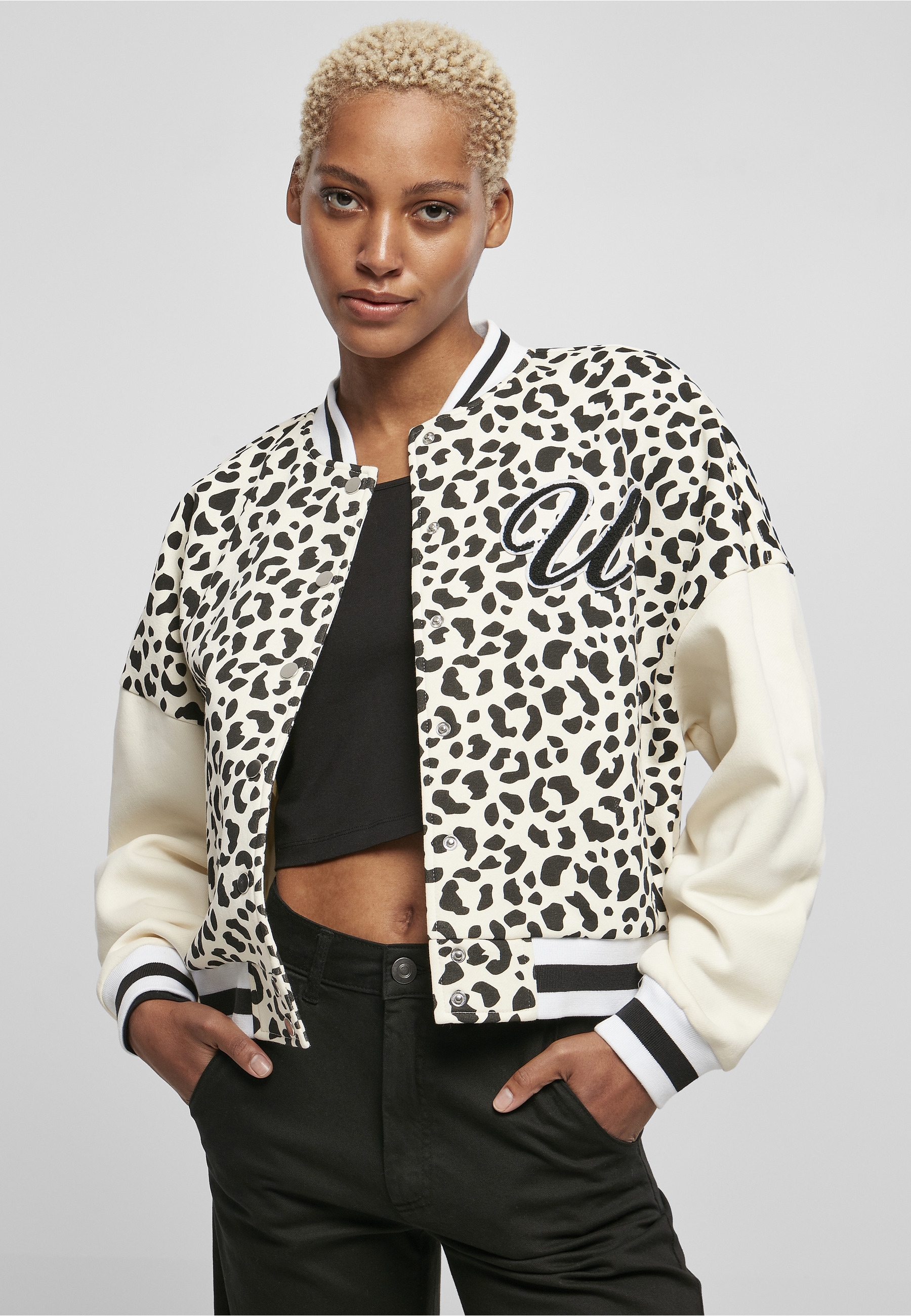 URBAN CLASSICS Strickfleecejacke »Urban Classics Damen Ladies AOP Oversized College Sweat Jacket« 1 Stk. tlg. ohne Kapuze