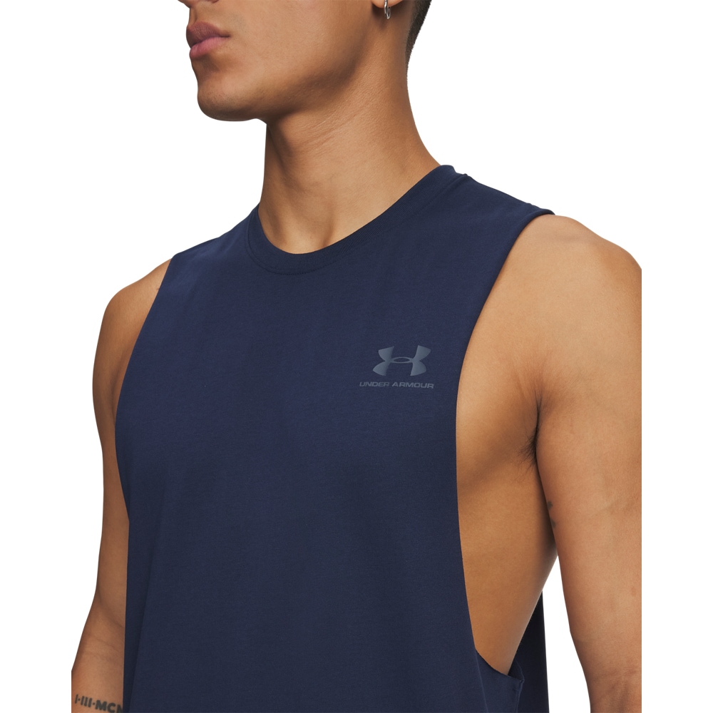 Under Armour® Trainingstop »UA LEFT CHEST CUT OFF TANK« sportliche Schnittform, für Trainingseinheiten, leichtes Design