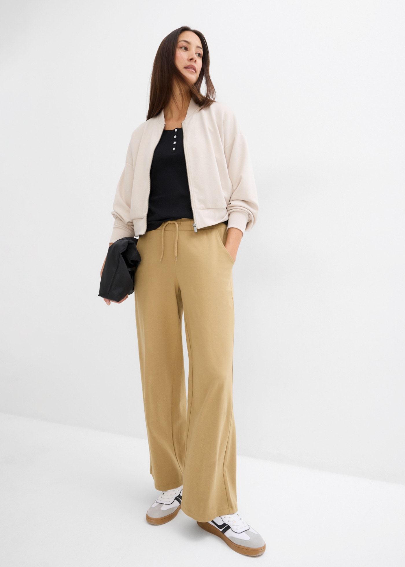 bonprix Henleyshirt aus Baumwolle mit Elasthan, schmale Passform, Kurzarm-Design
