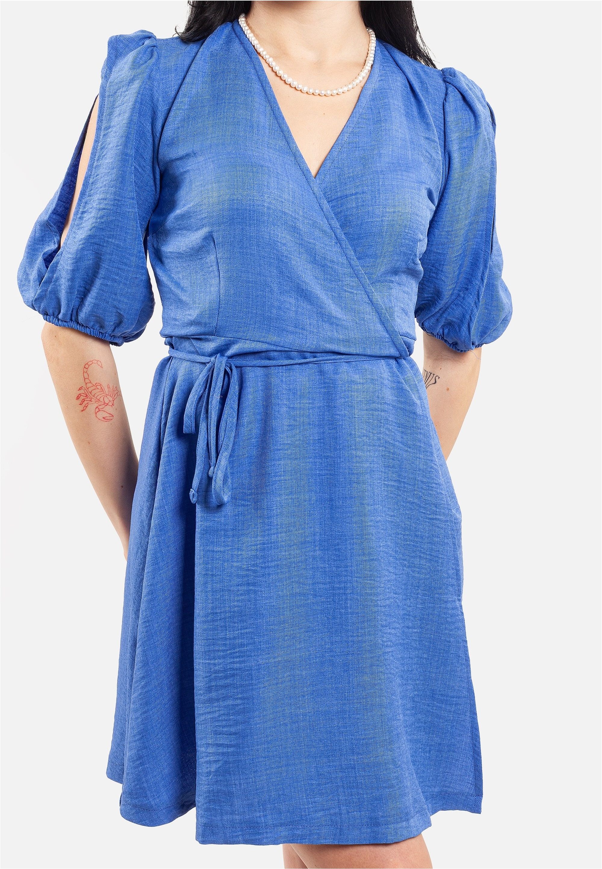 freshlions Jerseykleid "Sunny", mit angesagtem V-Ausschnitt günstig online kaufen