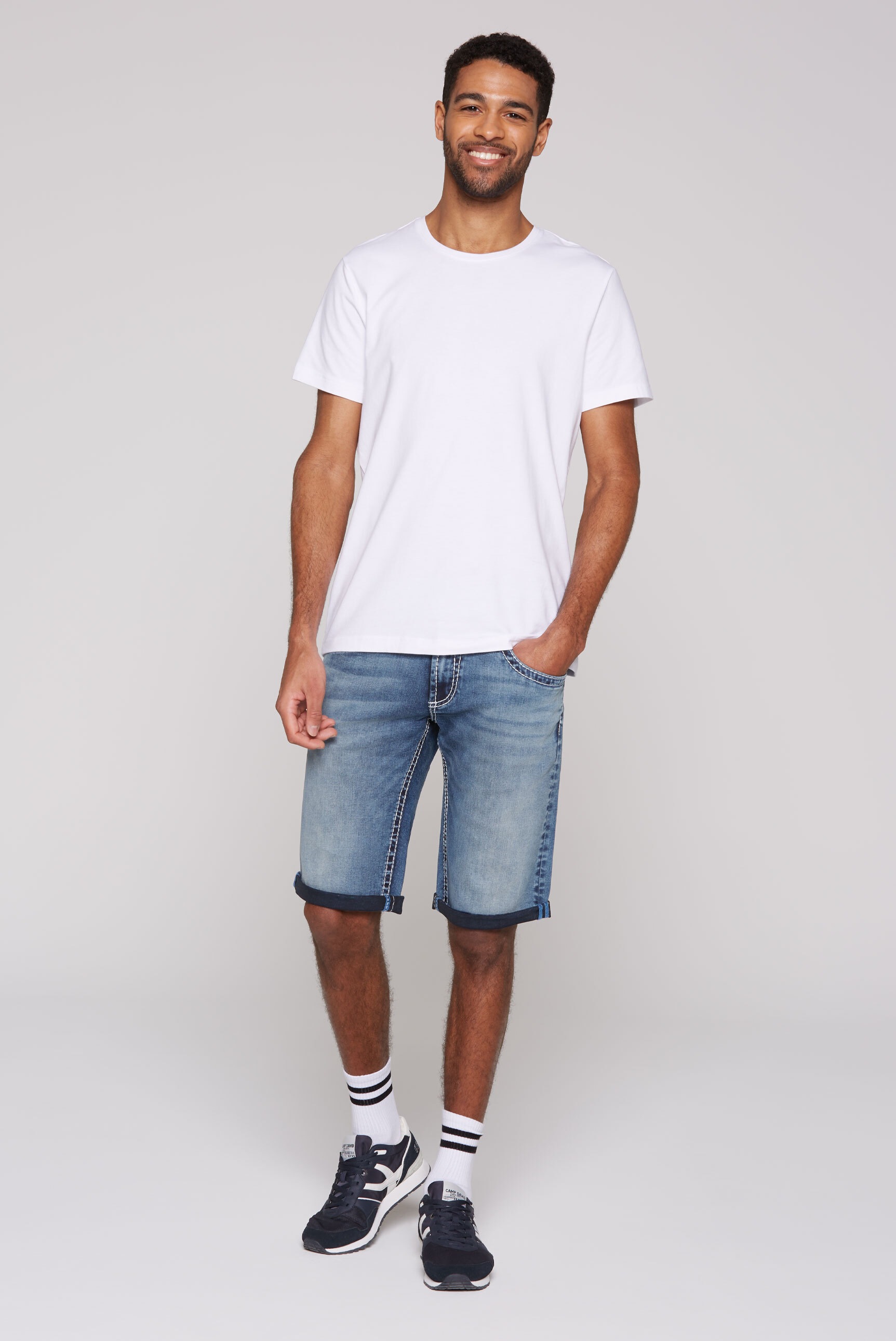 CAMP DAVID Jeansshorts, mit breiten Nähten