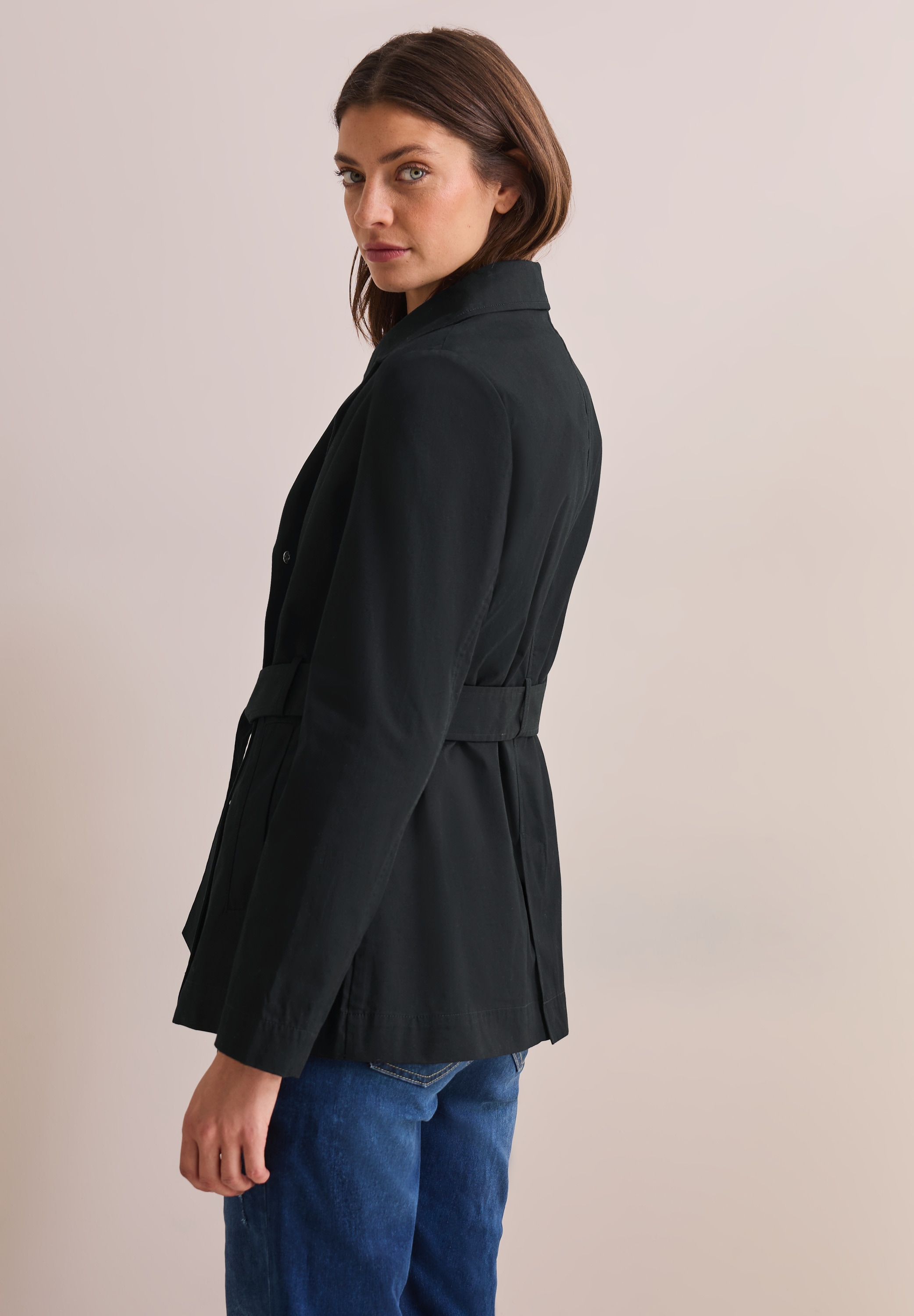 Cecil Trenchcoat, mit Bindegürtel