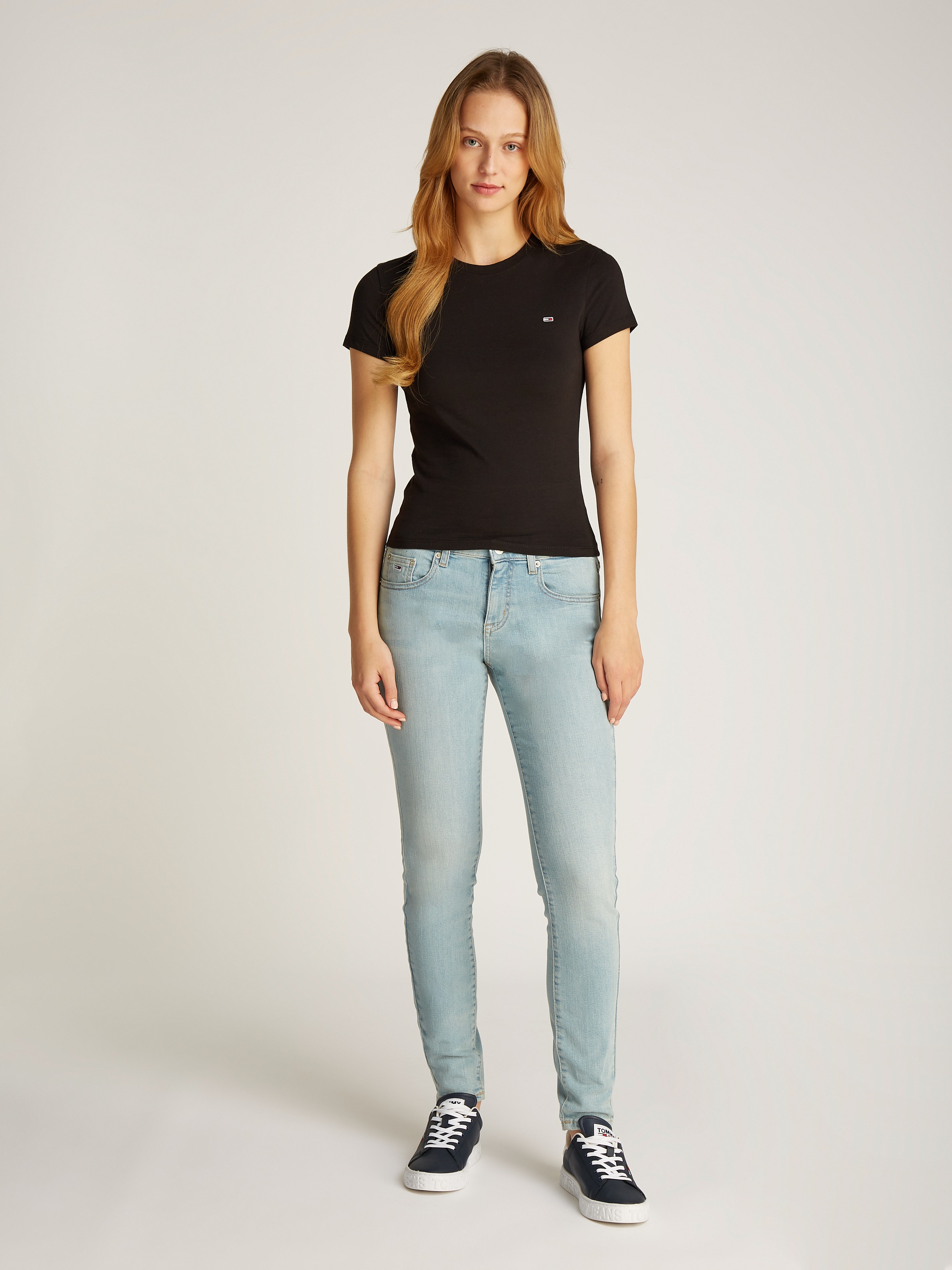 Tommy Jeans T-Shirt »TJW 2PACK C-NECK TEE«, (Packung, 2 tlg., 2er), mit Logo-Stickerei