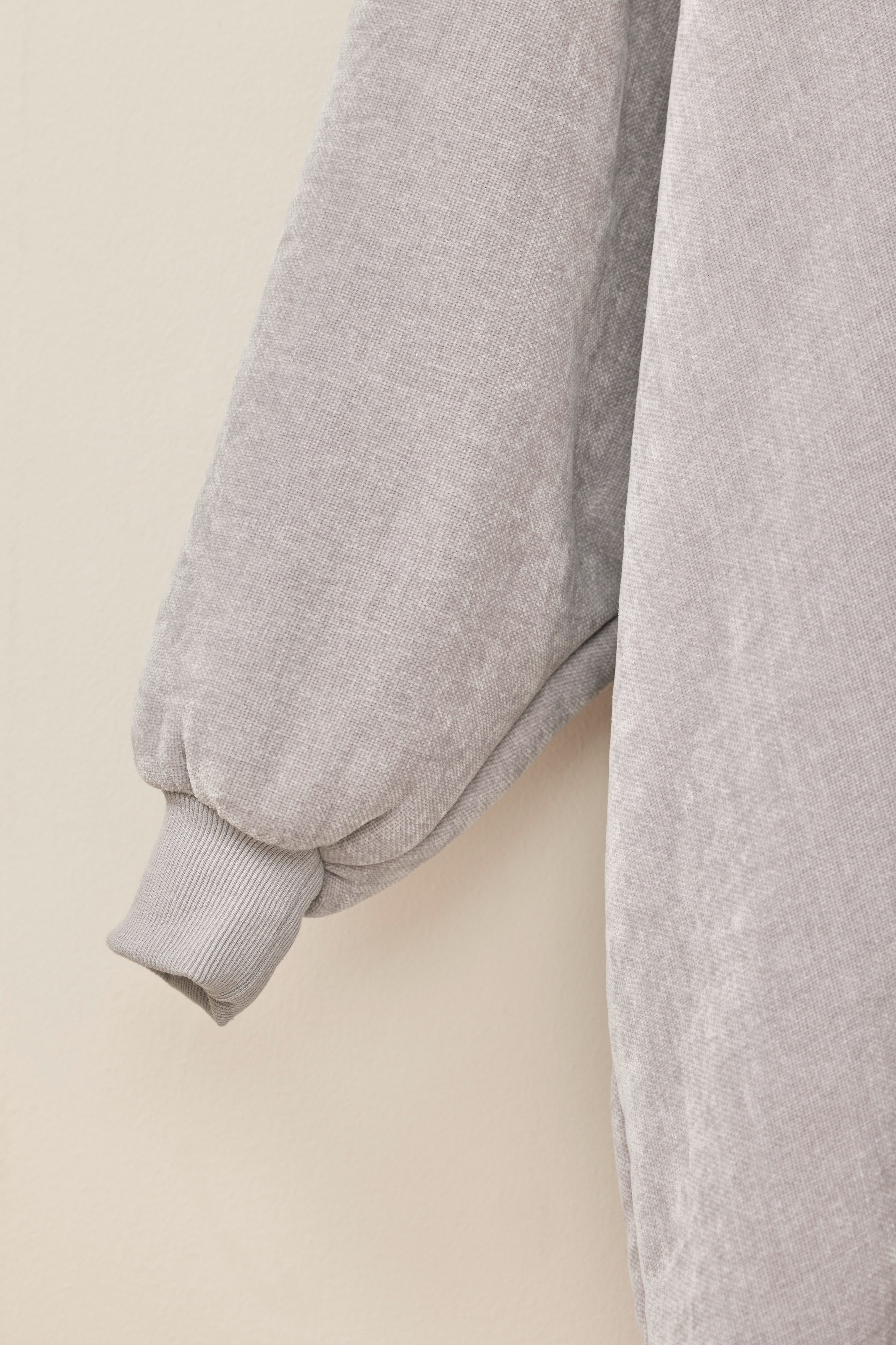 s.Oliver Wohndecke »s.Oliver Lounge Hoodie«, mit Kapuze, Ärmeln und Tasche