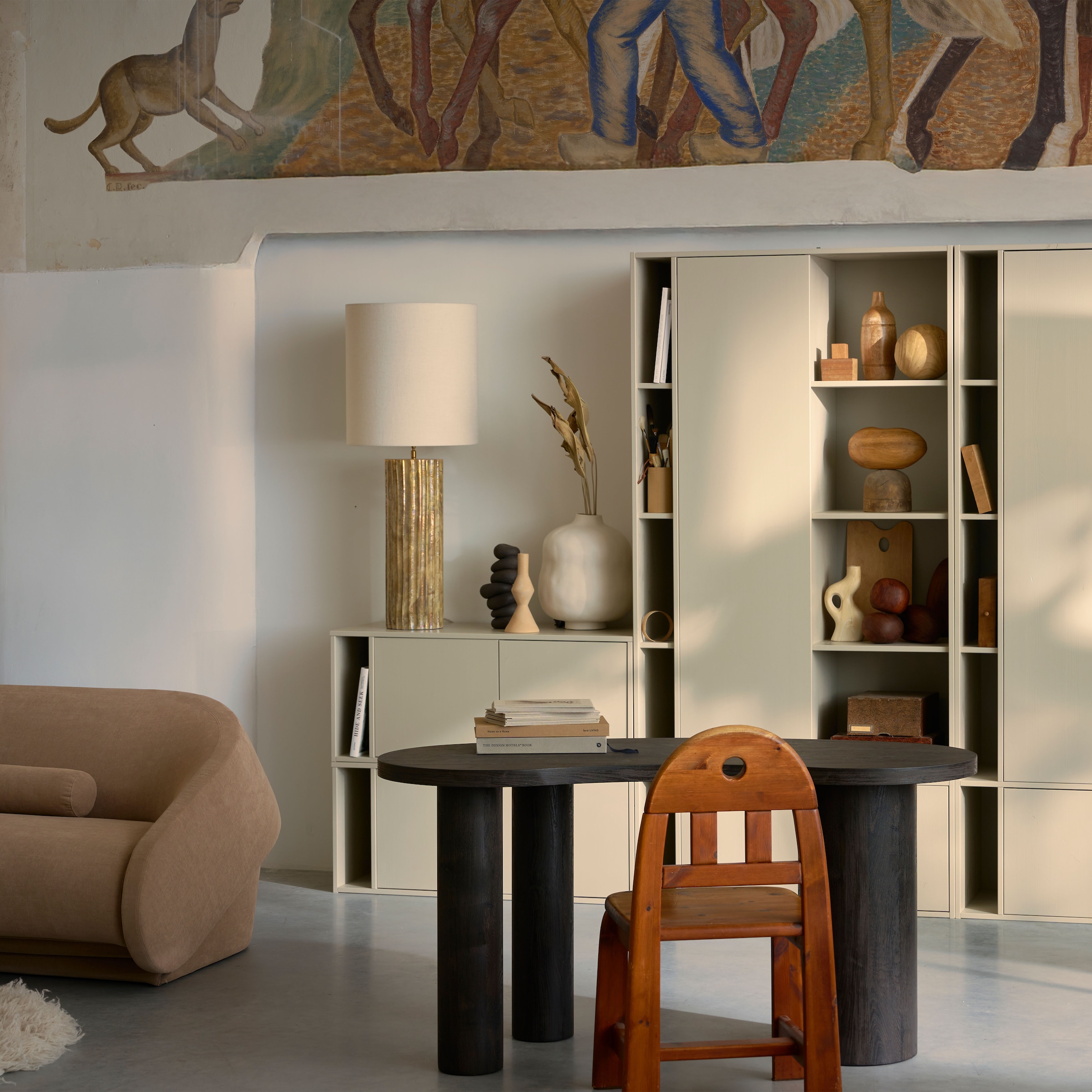 WOOOD Garderobenschrank »vtwonen SETTLE DOWN ABLAGESCHRANK 108CM KIEFER DUST [fsc]« Settle Down Aufbewahrungsschrank, FSC-Kiefer, Push-to-Open