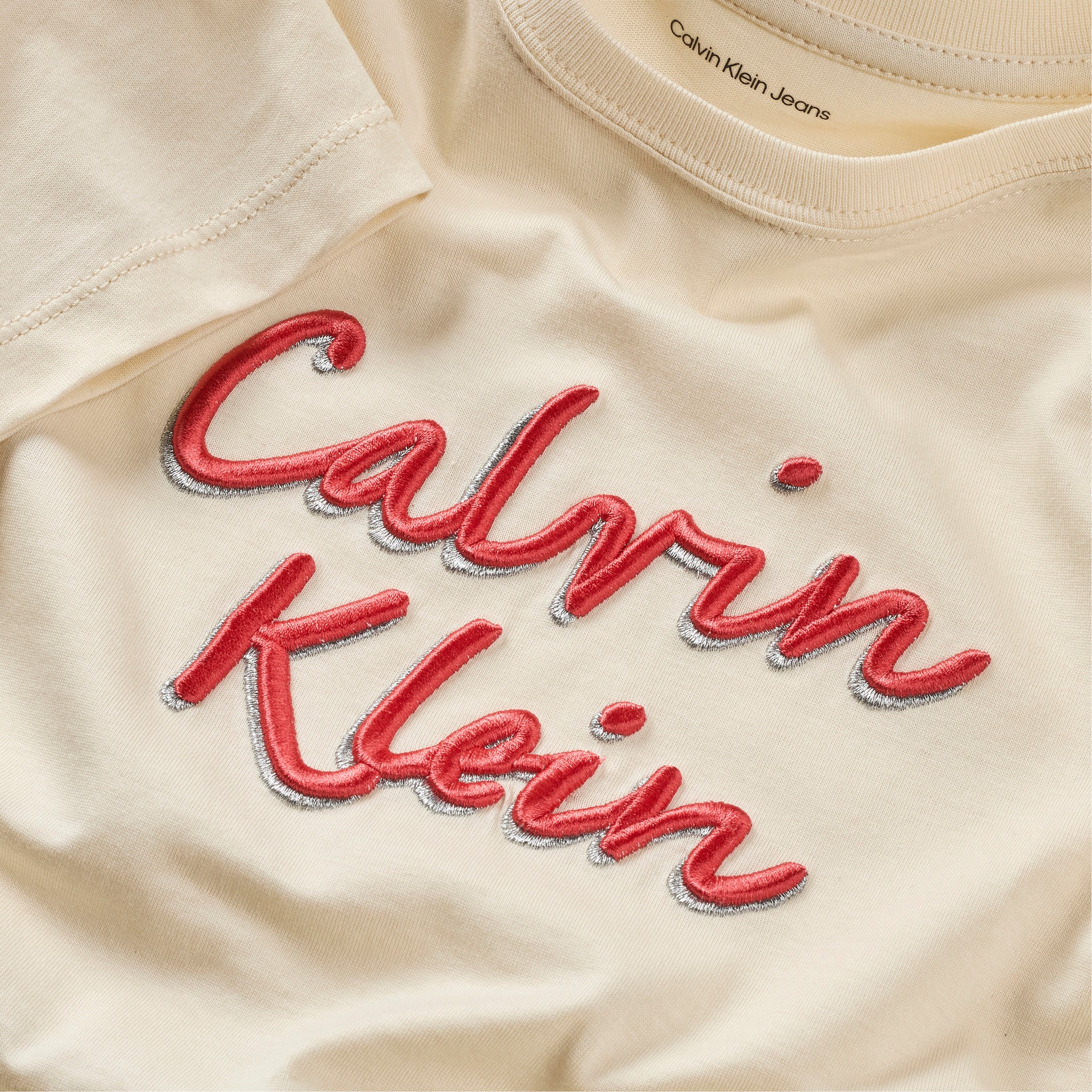 Calvin Klein Jeans T-Shirt »BOXY TEE METALLIC LOGO TECH«, für Kinder bis 16 Jahre, große Stickerei
