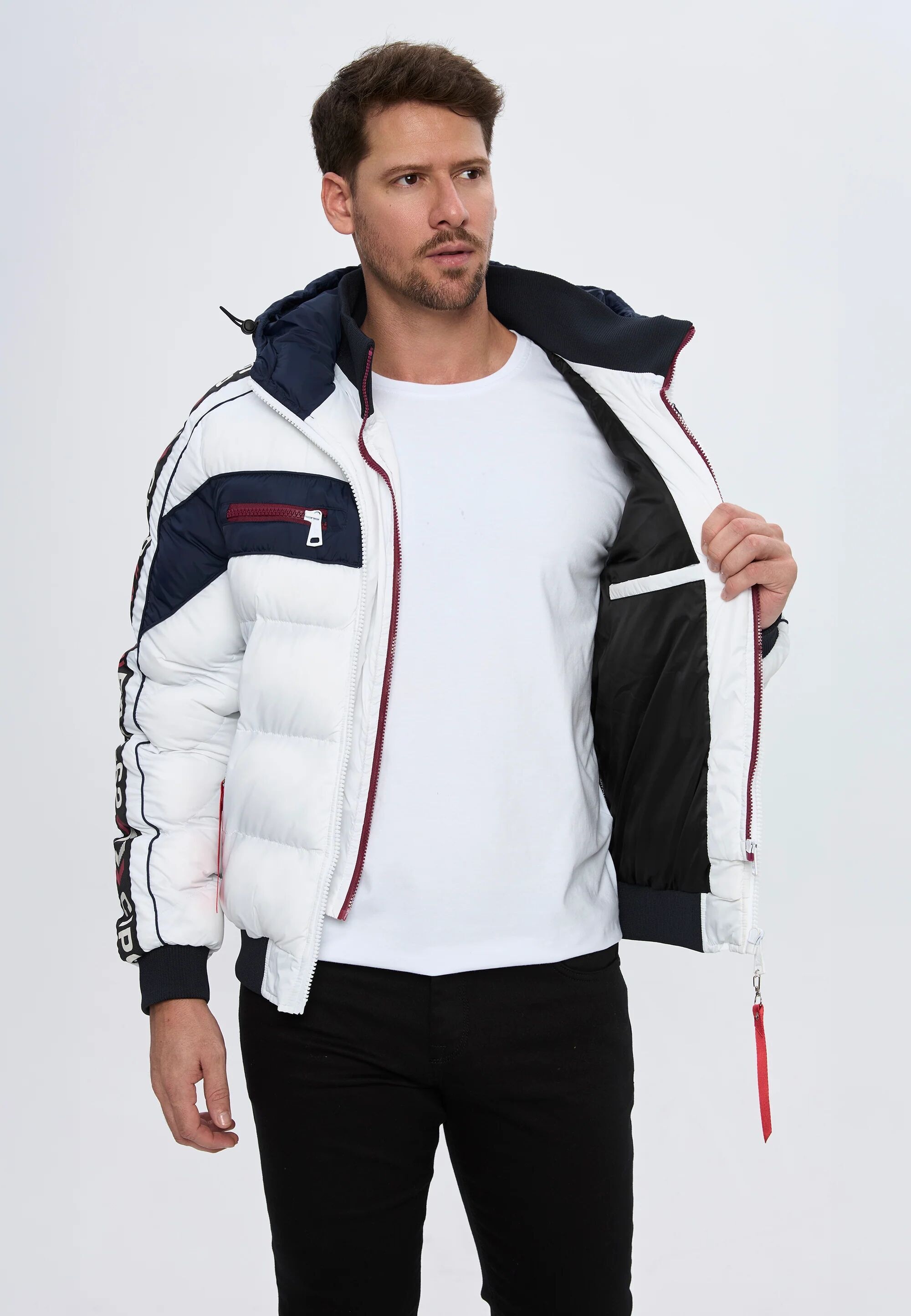 Cipo & Baxx Winterjacke »CM226« mit Kapuze funktional, stylisch & wetterfest