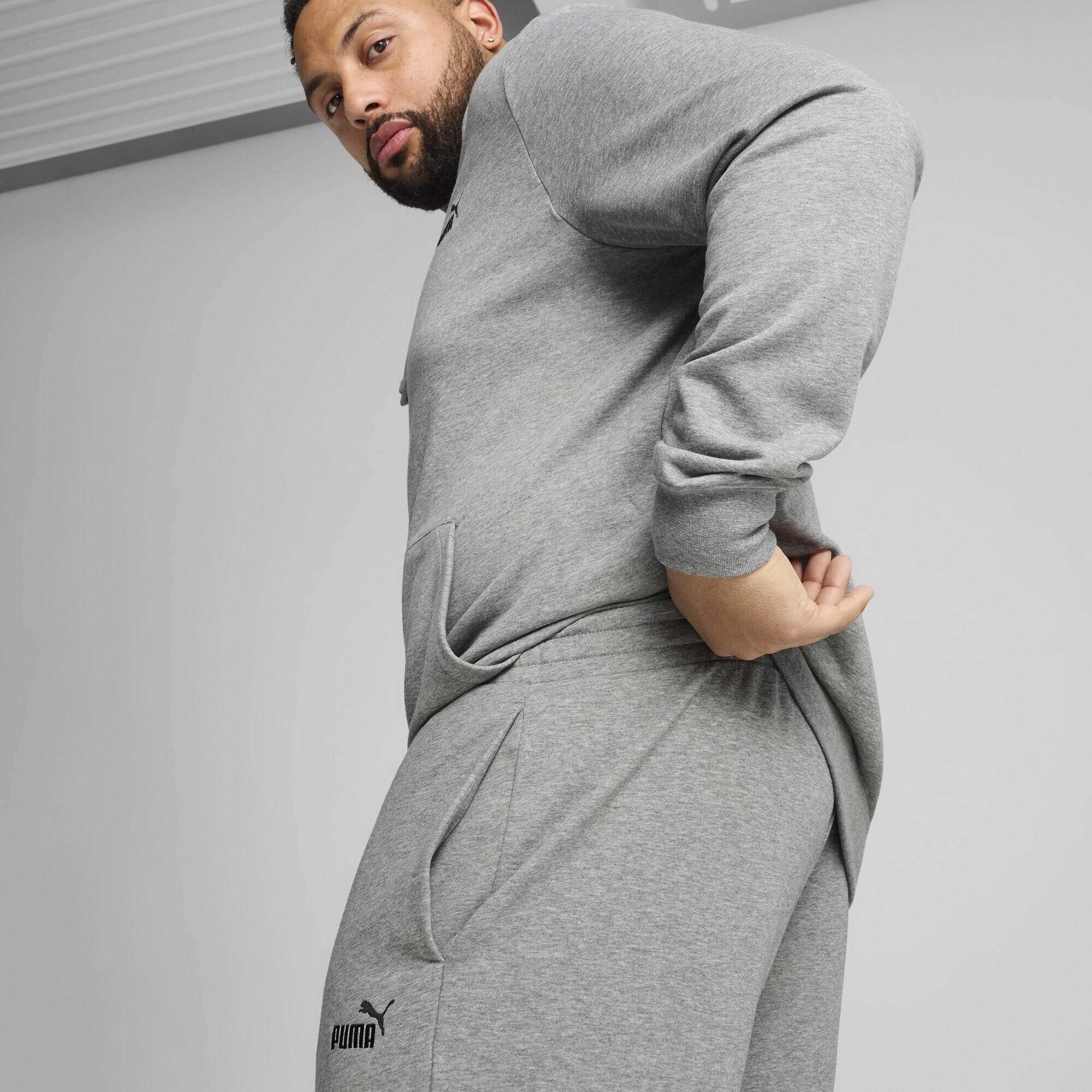 PUMA Sporthose »Essentials No. 1 Logo Jogginghose Herren«