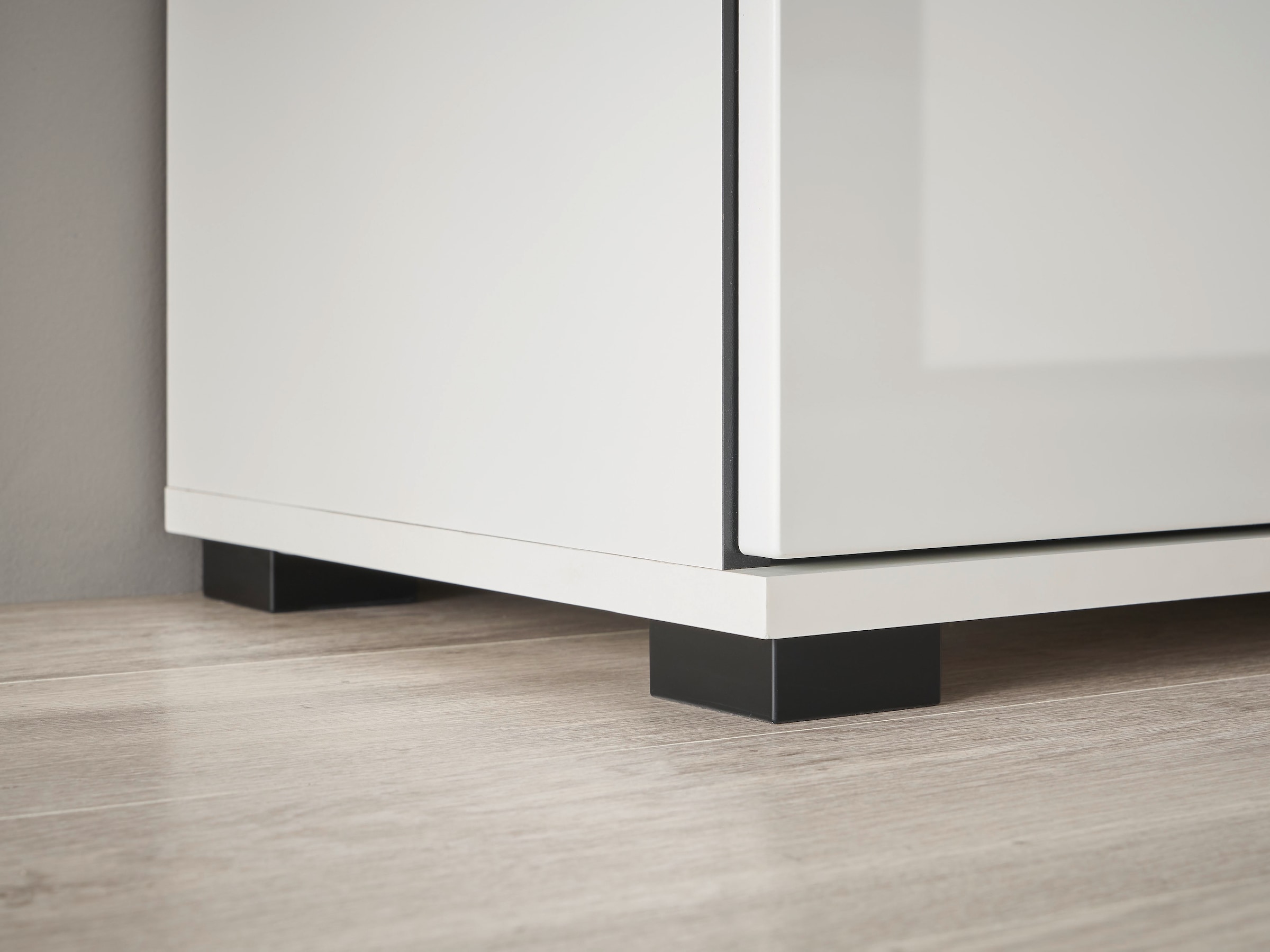 INOSIGN Sideboard »Cantara, moderner Schrank, Kommode in Eiche Evoke oder weiß«, schwarze Stangengriffe, ausreichend Stauraum, vielseitig einsetzbar