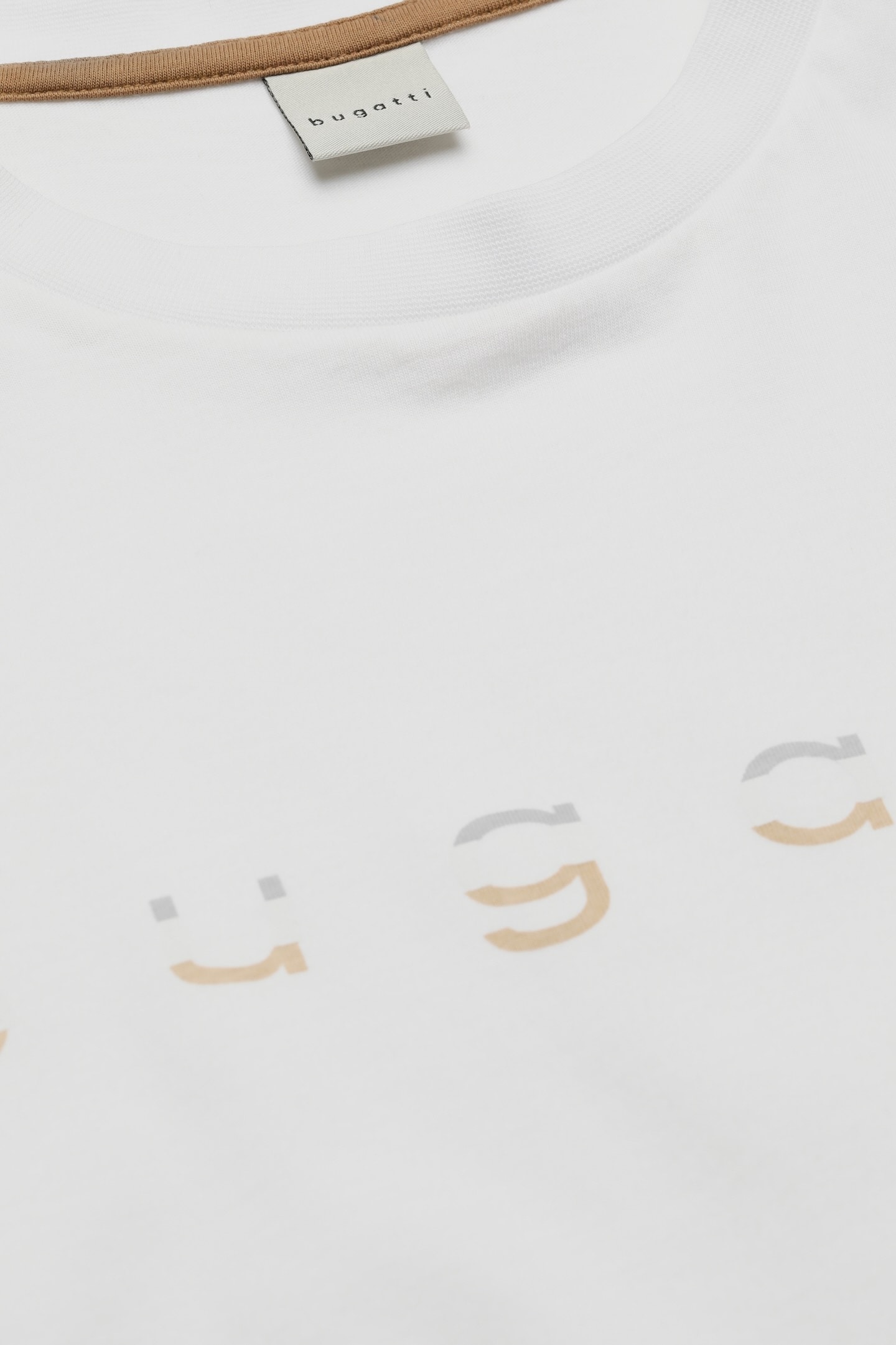 bugatti Rundhalsshirt mit dreifarbigem bugatti-Print