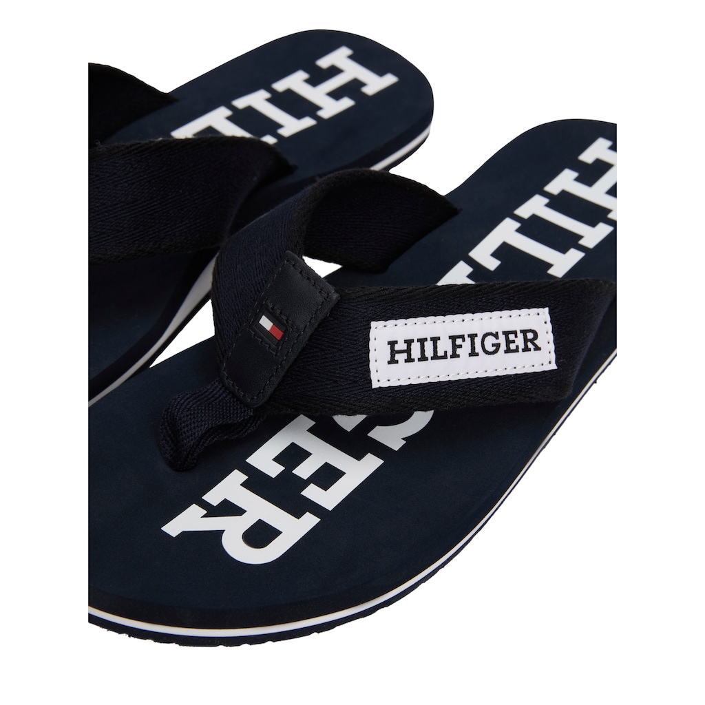 Tommy Hilfiger Zehentrenner »PATCH HILFIGER BEACH SANDAL«, Sommerschuh, Schlappen, Poolslides, Badeschuh, mit Logoschriftzug