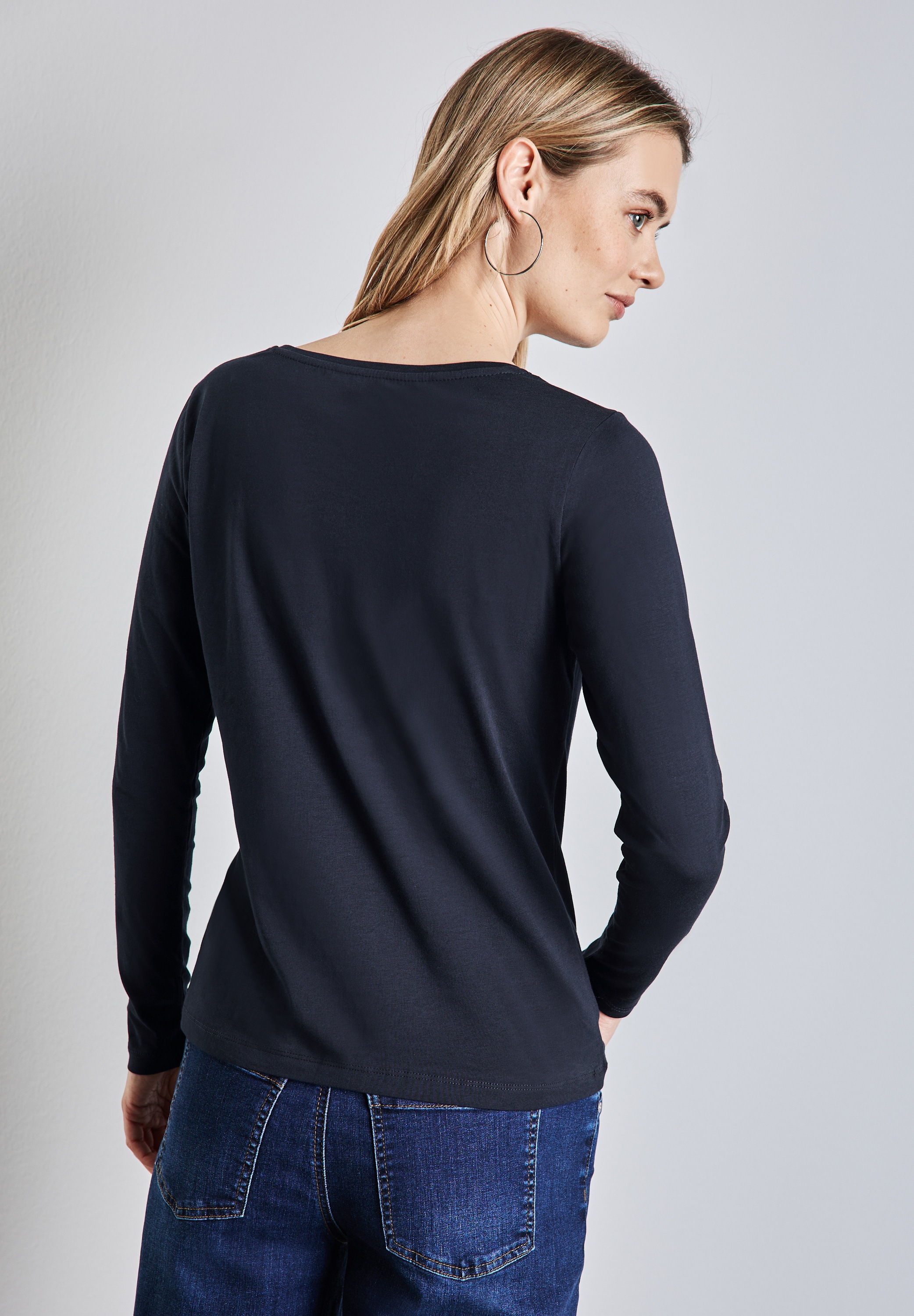 STREET ONE Langarmshirt, mit abgerundetem V-Ausschnitt