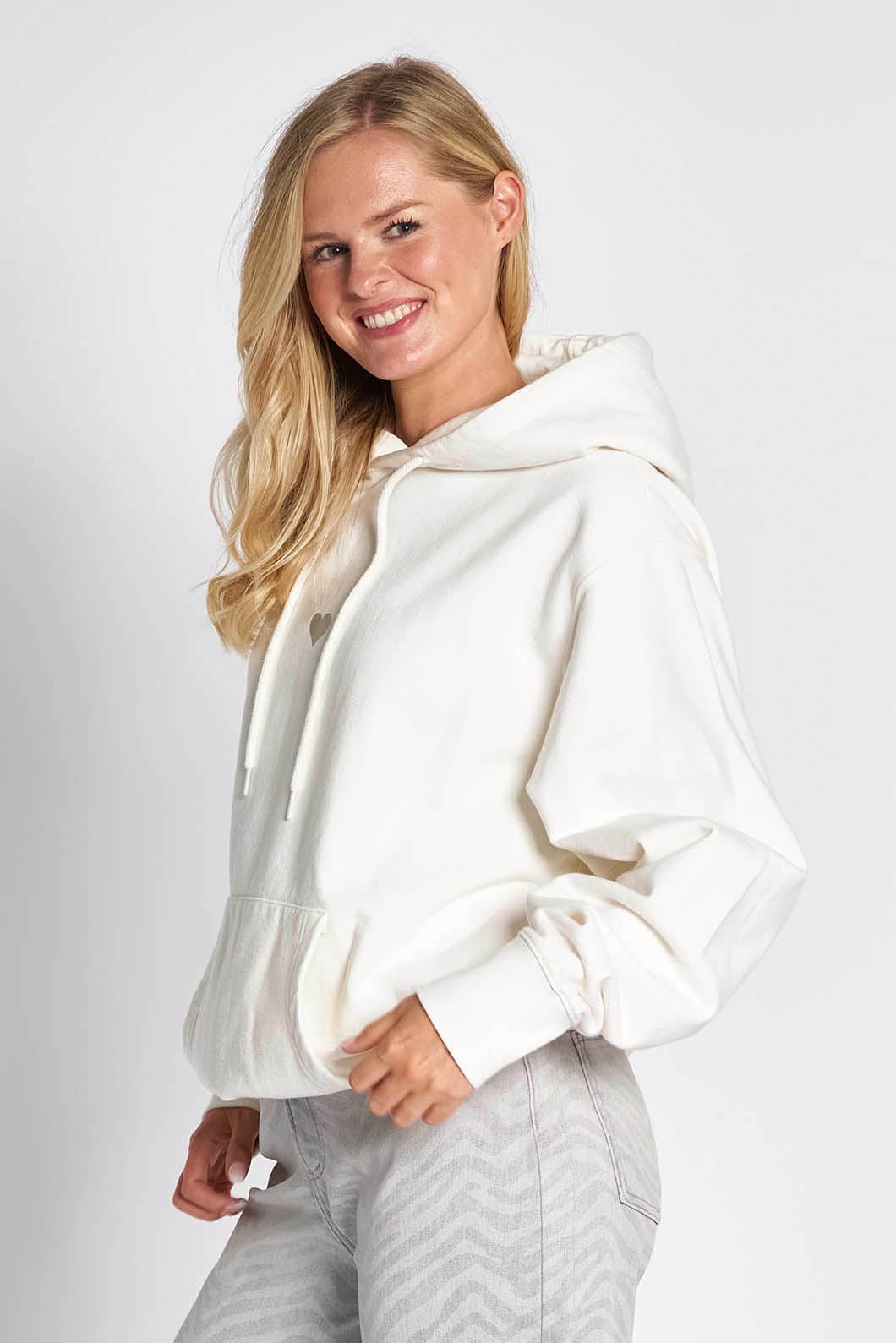 Zhrill Kapuzensweatshirt »ILLI«, mit Herz-Print und Kängurutasche