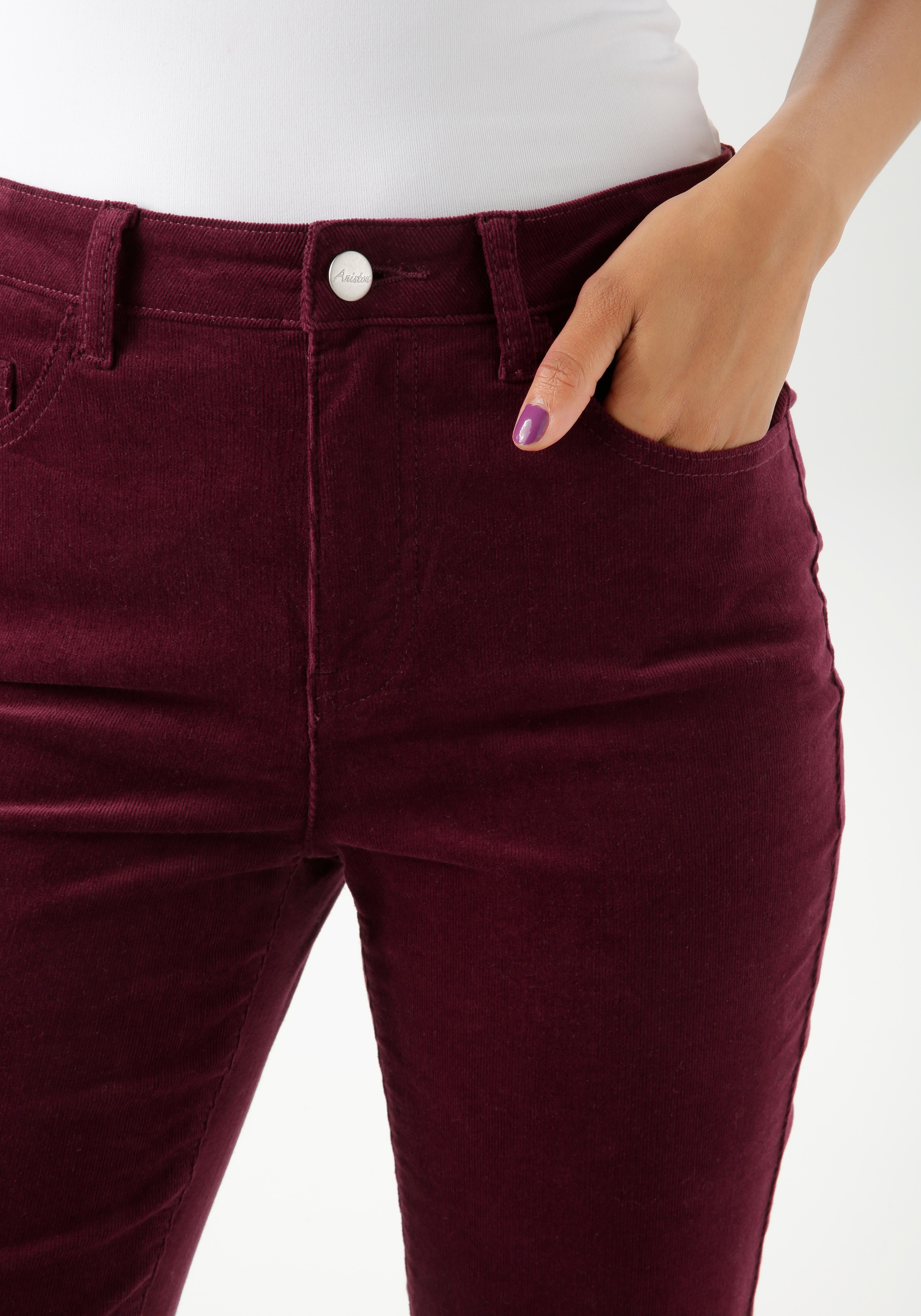 Aniston CASUAL Cordhose, in trendiger Bootcut-Form