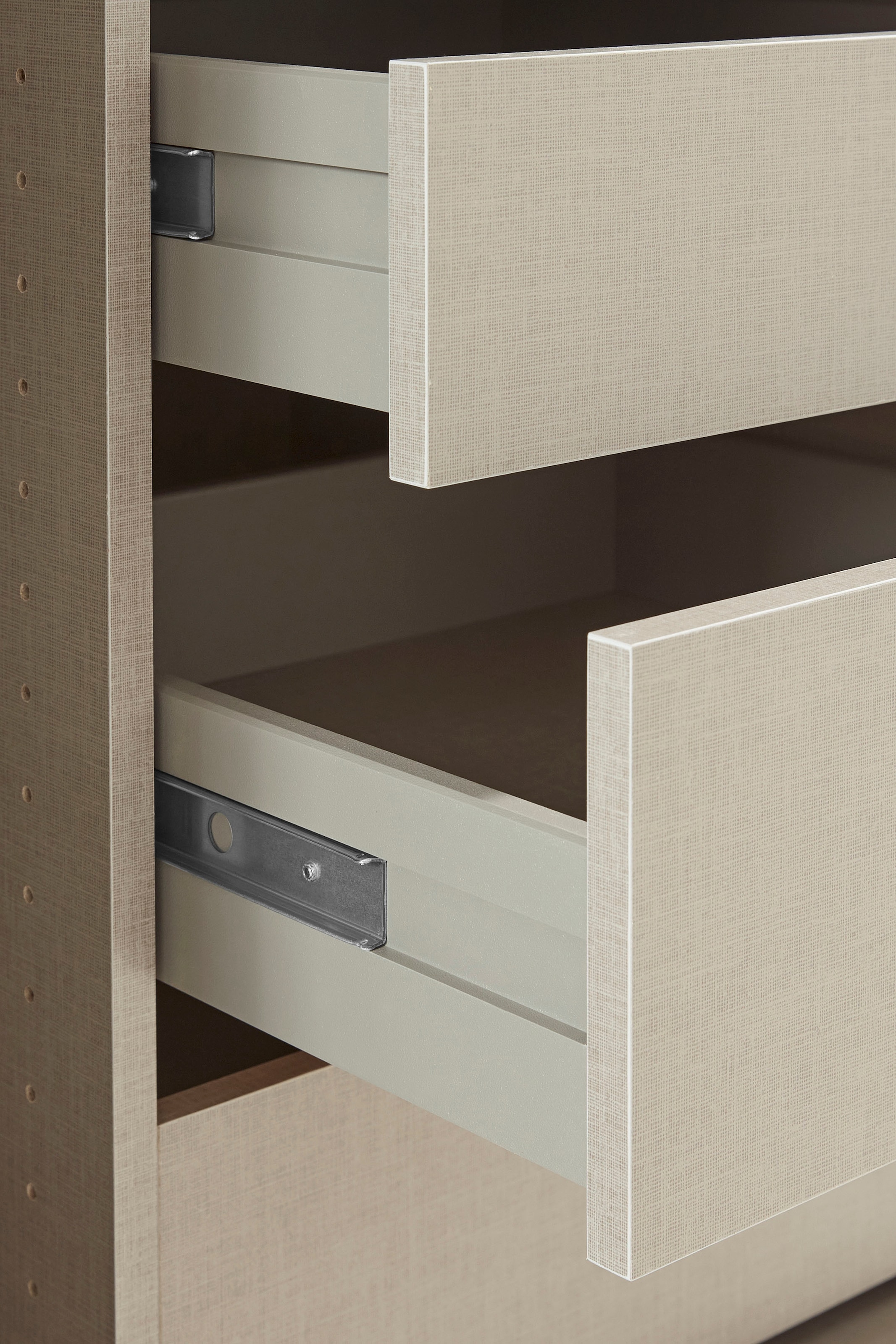 rauch Schwebetürenschrank »Kleiderschrank Schrank Garderobe TOPSELLER OTELI inkl. Inneneinteilung«, mit 3 Innenschubladen sowie zusätzlichen Einlegeböden MADE IN GERMANY