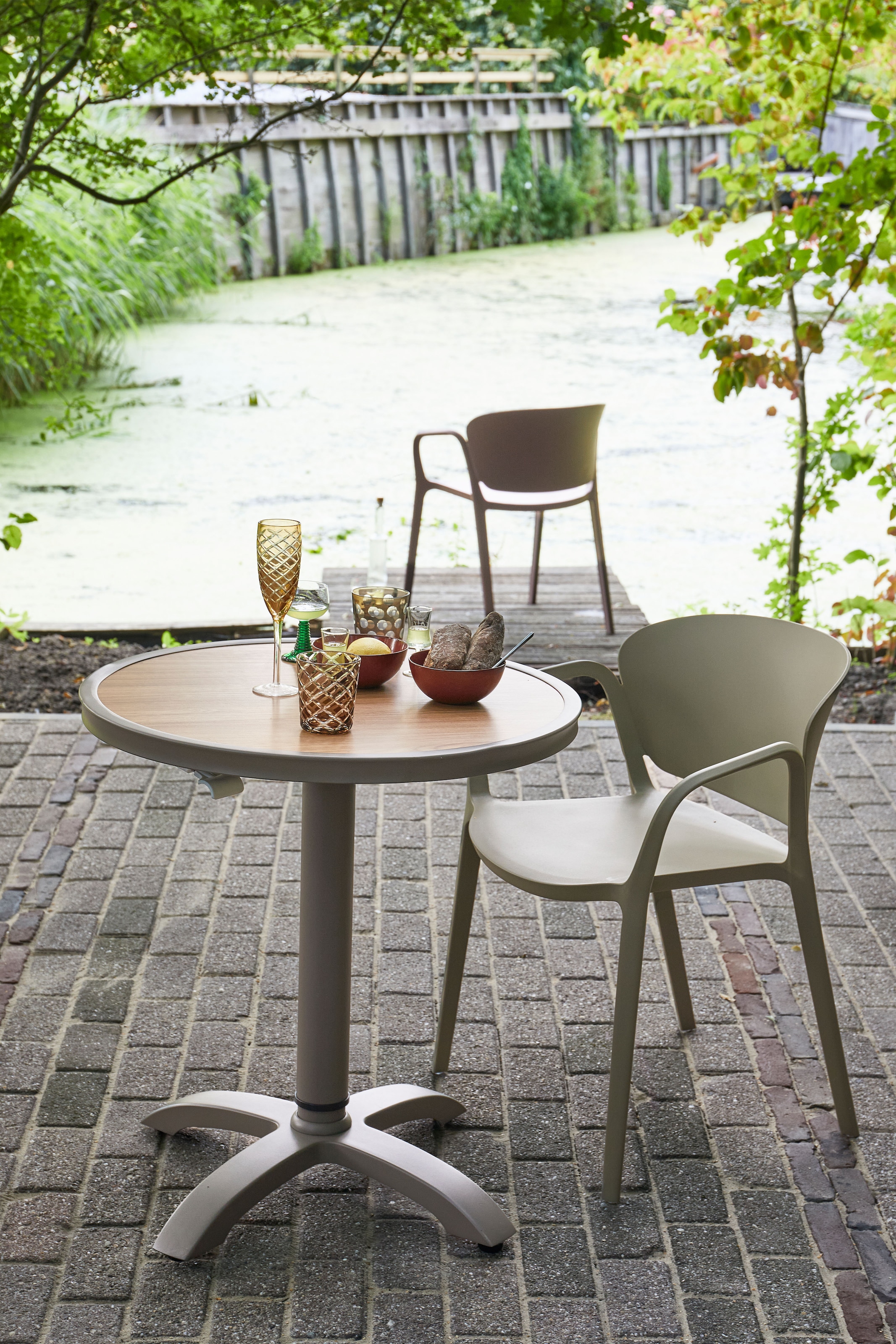 WOOOD Barhocker »WOOOD Jeppe Höhenverstellbarer Bartisch« Höhenverstellbarer Aluminium-Bartisch, flexibel & für Indoor/Outdoor.