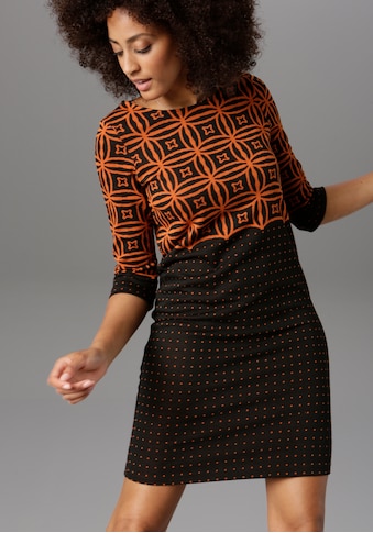 Jerseykleid, mit modernem Muster- und Punkte-Design