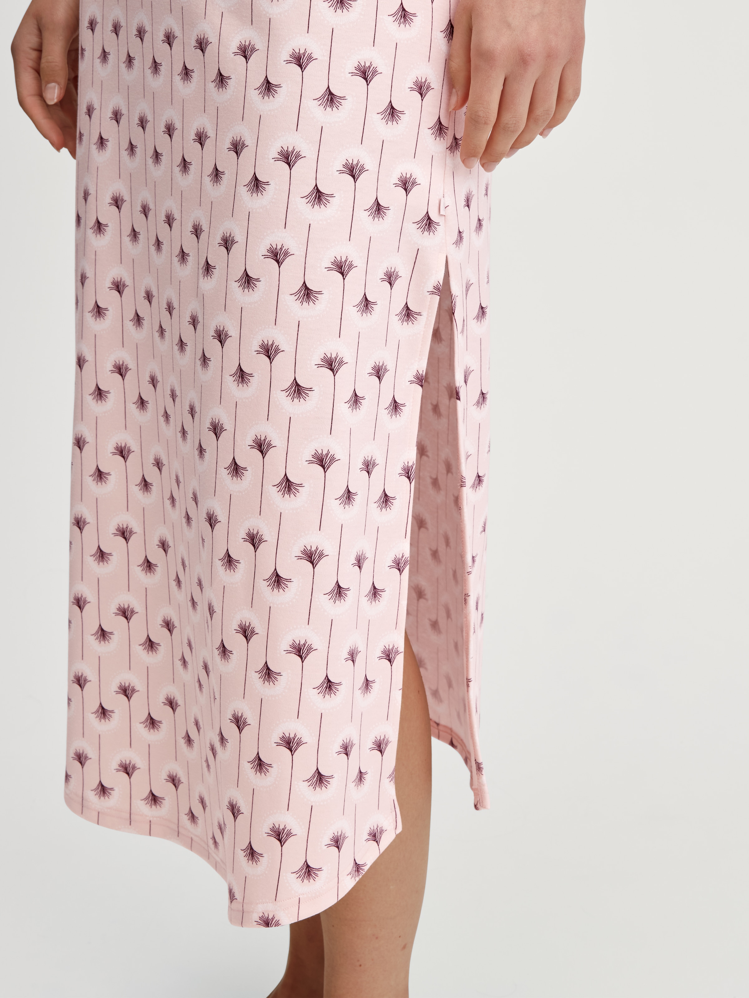 CALIDA Nachthemd »Midnight Flowers«, Knopfleiste, Heavy Interlock, Pure Cotton, wärmend, bequem