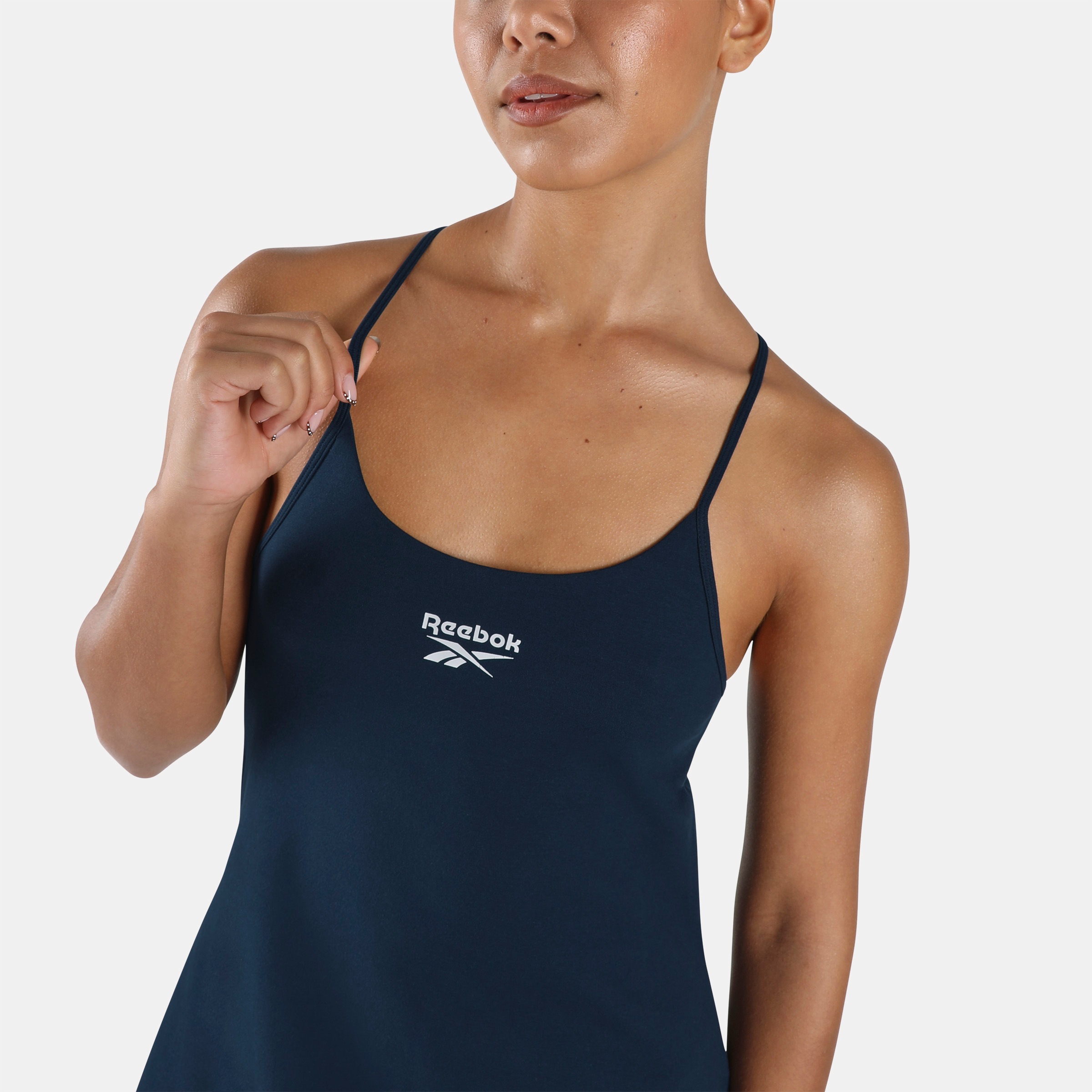 Reebok Sommerkleid »ID STRAPPY DRESS« für Sommermode, Sportmode und Streetware, aus Baumwolle und Elasthan