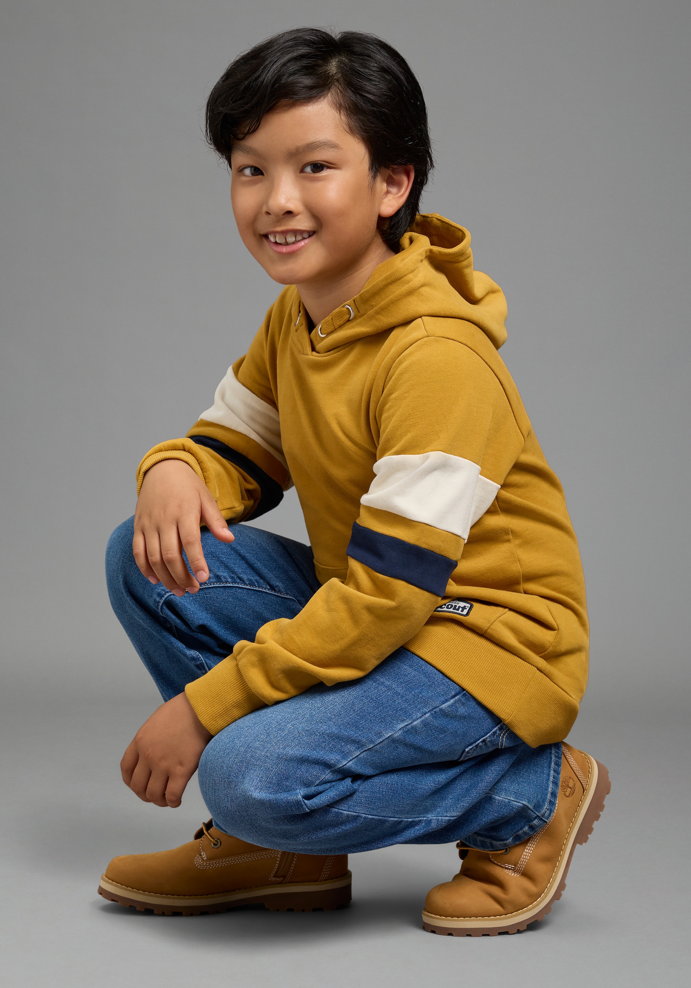 Scout Kapuzensweatshirt »Hoodie in colorblocking Look - NEU von SCOUT«, Sweatshirt mit kontrastfarbigen Ärmeleinsätzen, für Jungen
