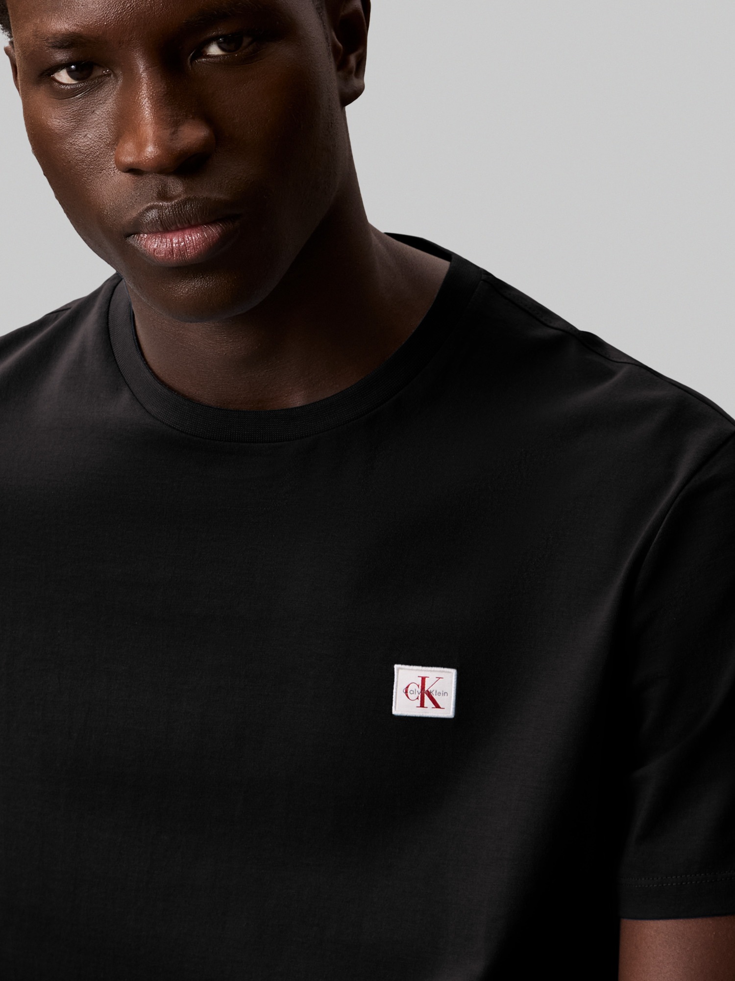 Calvin Klein Jeans T-Shirt »SS BADGE TEE 2 PACK«, (Packung, 2er-Pack), Mit Rundhalsausschnitt