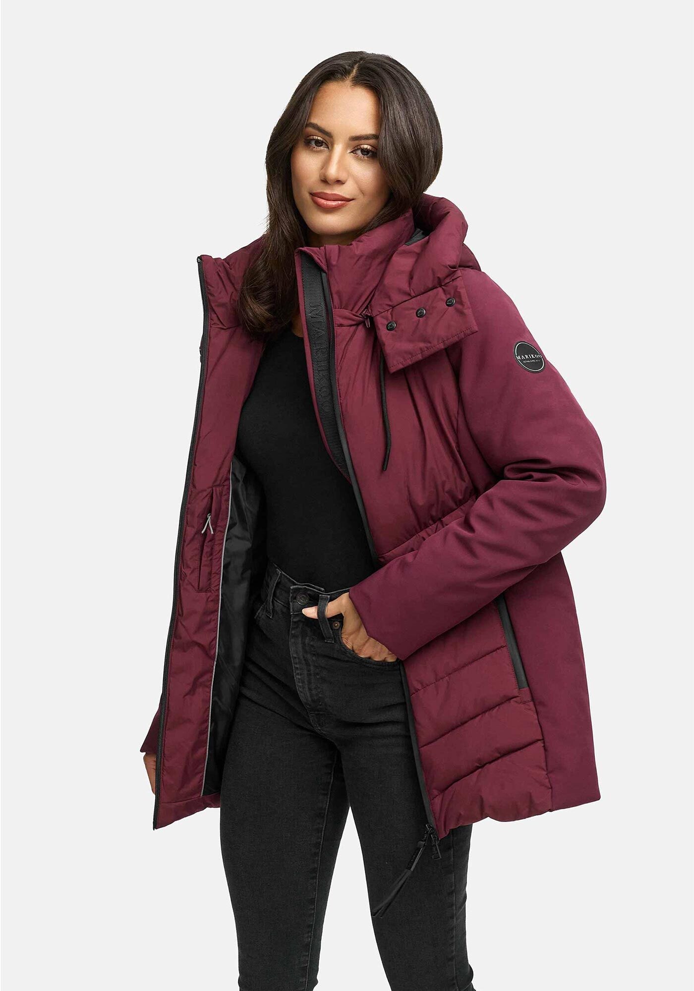 Marikoo Winterjacke »Tivaa« mit abnehmbarer Kapuze und figurbetonter Passform