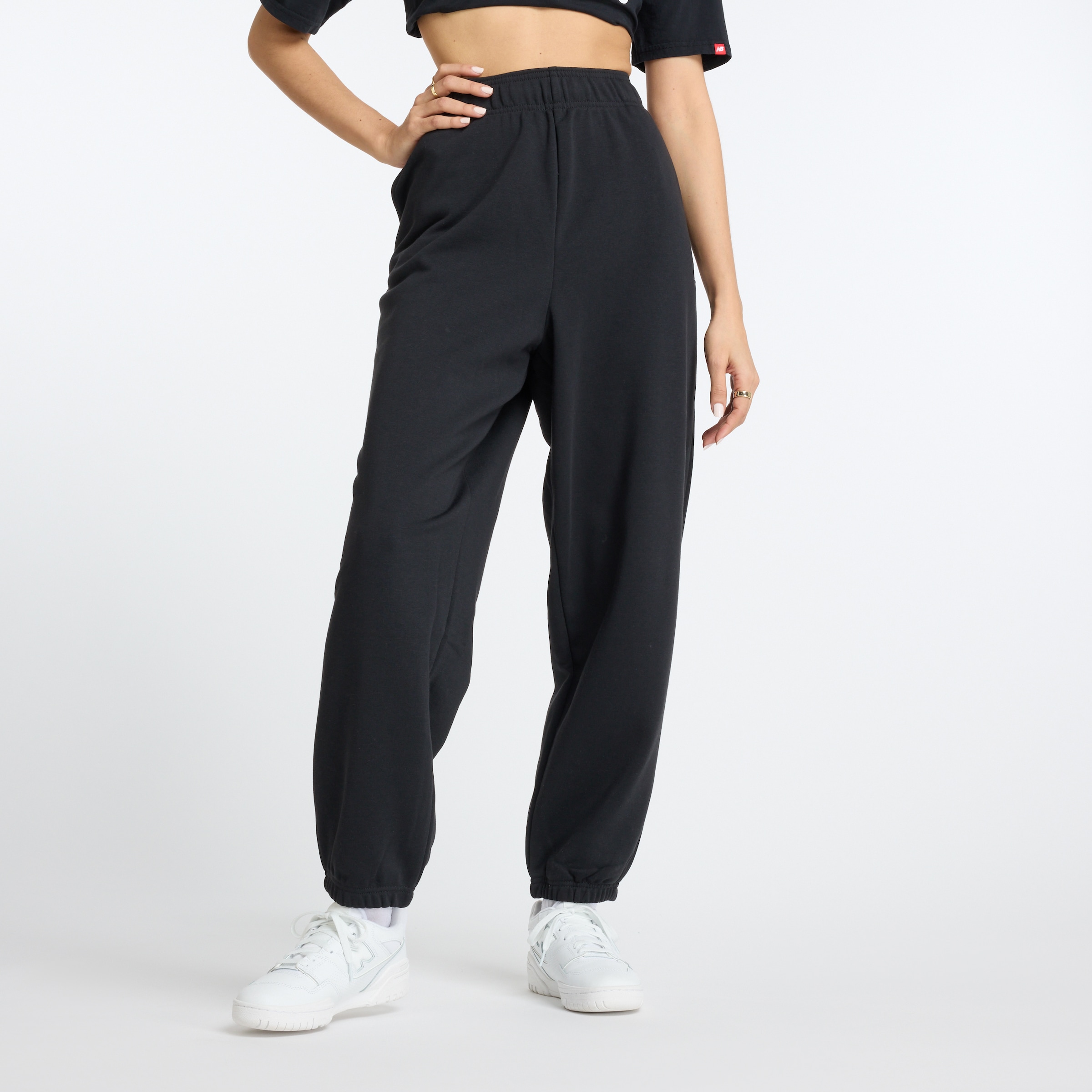 New Balance Jogginghose "SPORT ESSENTIALS FRENCH TERRY JOGGER" lockere Passform, aus Baumwolle und Polyester