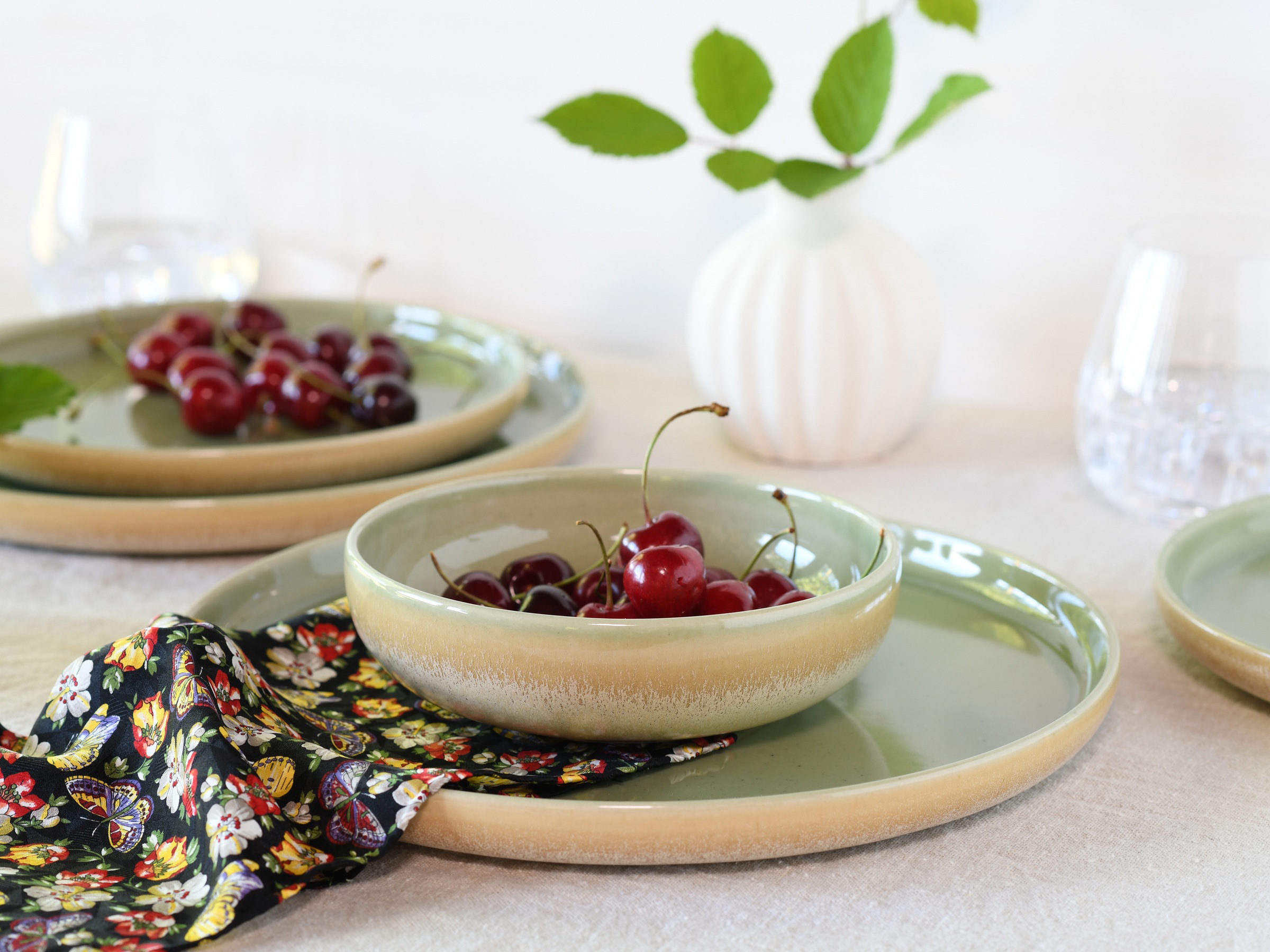 CreaTable Teller-Set »Uno Romana Grün, Tellerset 12-tlg«, (Set, 12 tlg.), Sprenkel, Seidenmatte Glasur