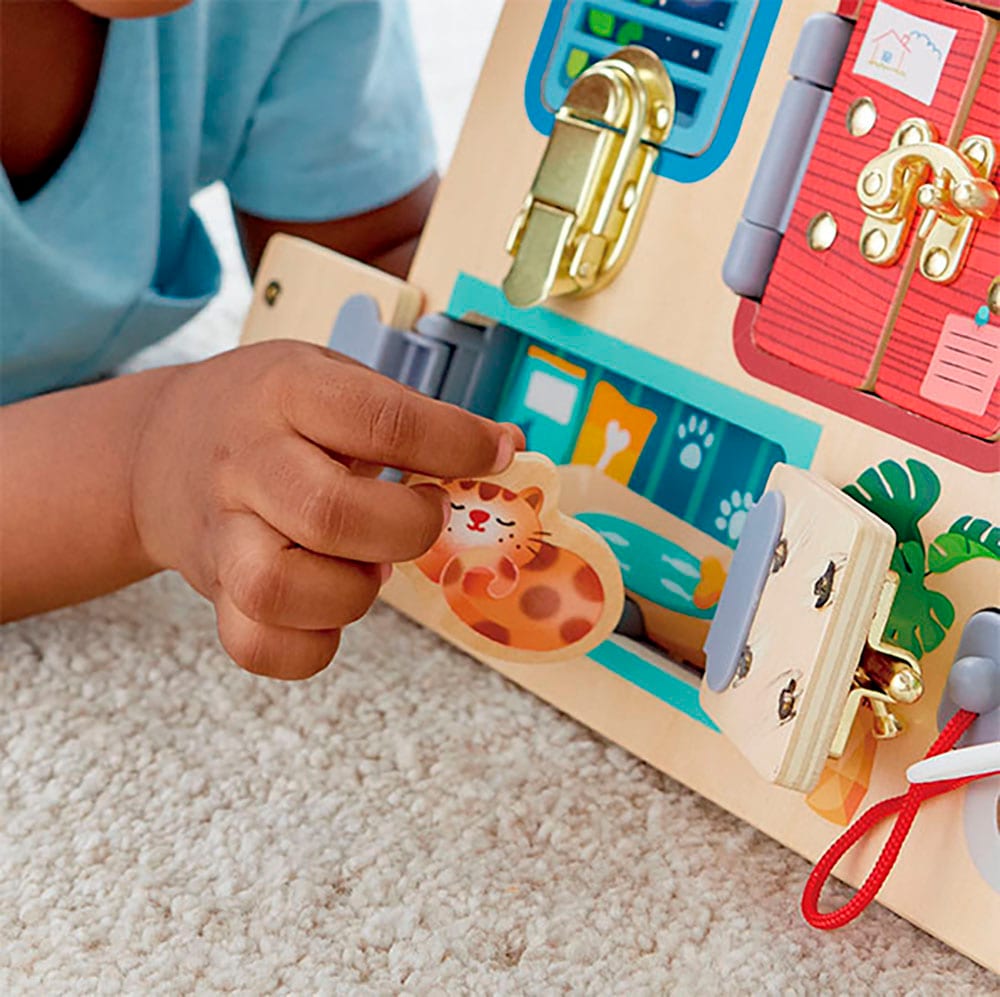 Hape Motorikbrett »Spiele-Tafel Schloss & Schlüssel«, mit Lichtfunktion