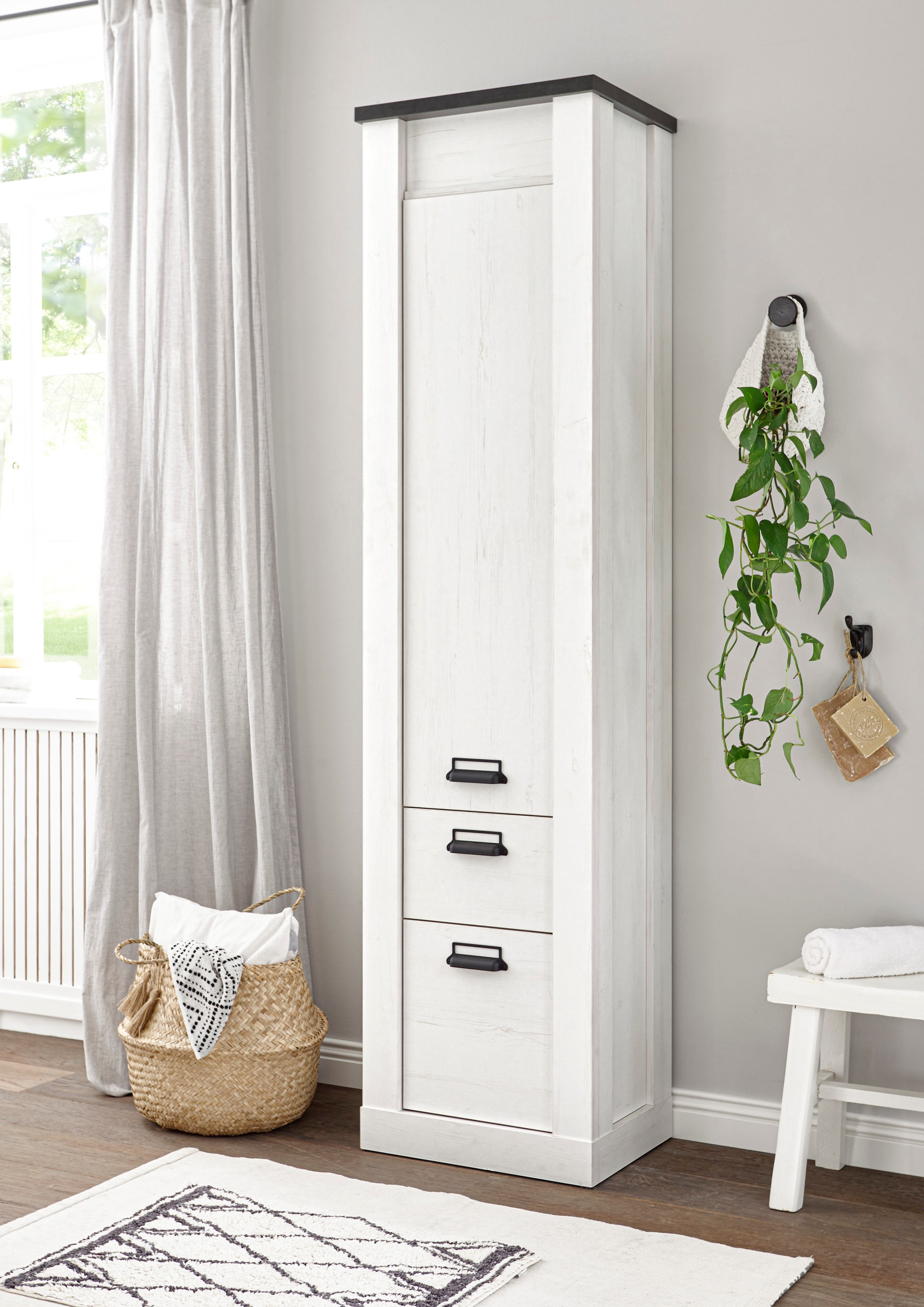 Home affaire Badmöbel-Set »SHERWOOD, Bad im modernen Design, 4-teiliges Badezimmer«, (4 St.), in 2 Farben verfügbar, Scheunentorbeschlag & Apothekergriff aus Metall