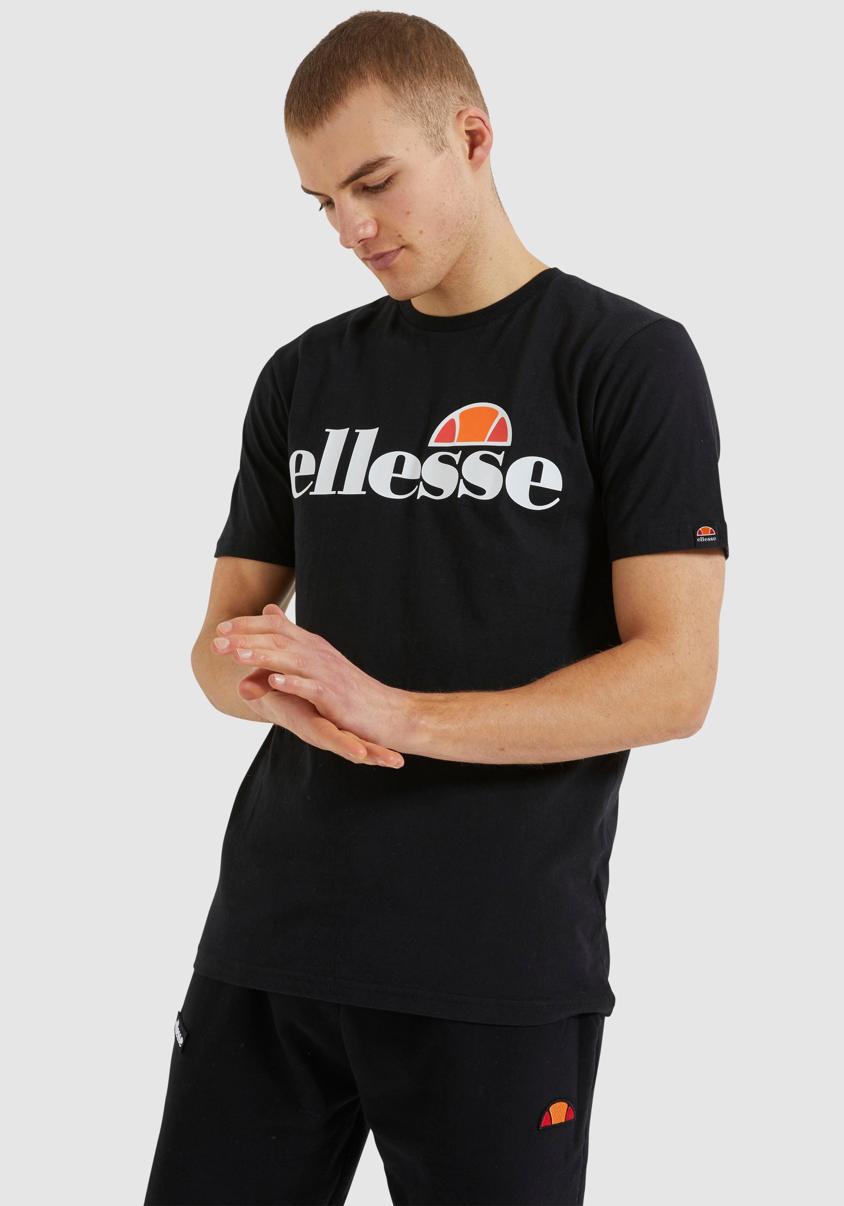 Ellesse T-Shirt "SL PRADO TEE" mit Logodruck, Kurzarm, schmale Basic-Passform, hüftlange Schnittform