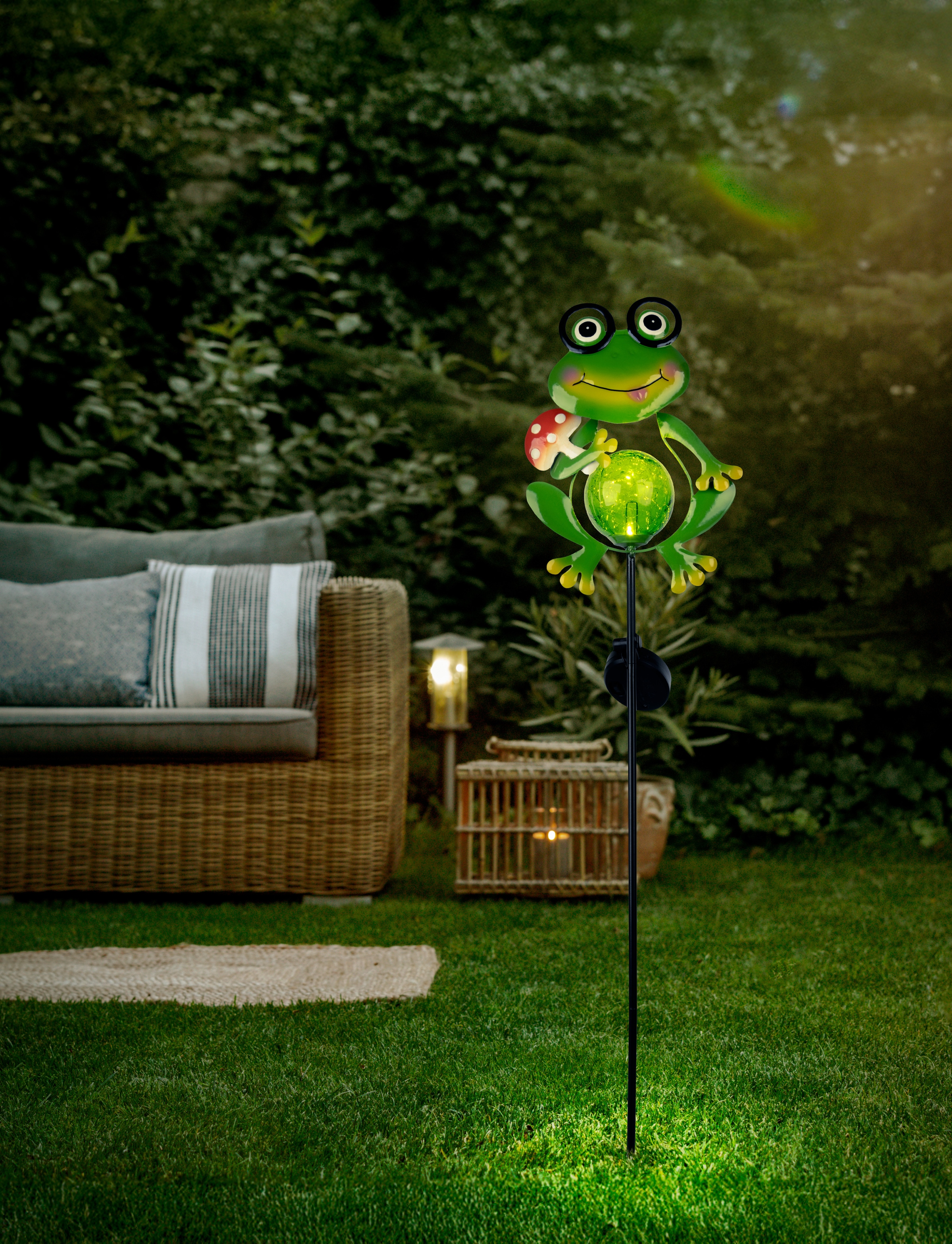 näve LED Solarleuchte »Froggy« LED-Modul 1 Stk. Warmweiß grüne Solarleuchte, Erdspieß Froschfigur mit Pilz, H: 90cm, warmweiß