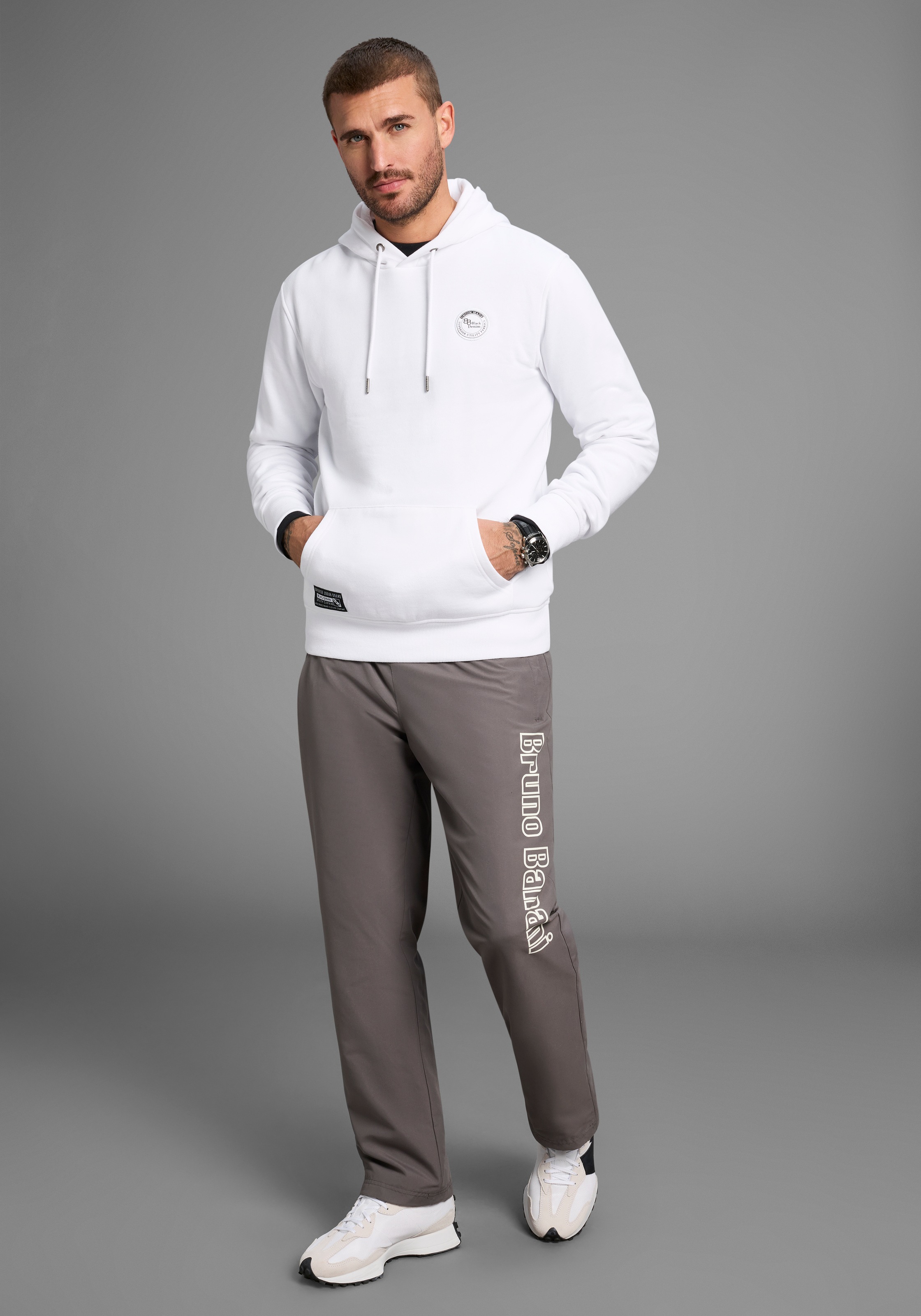 Bruno Banani Kapuzensweatshirt, langärmlig, schmal geschnitten, bedrucktes Design