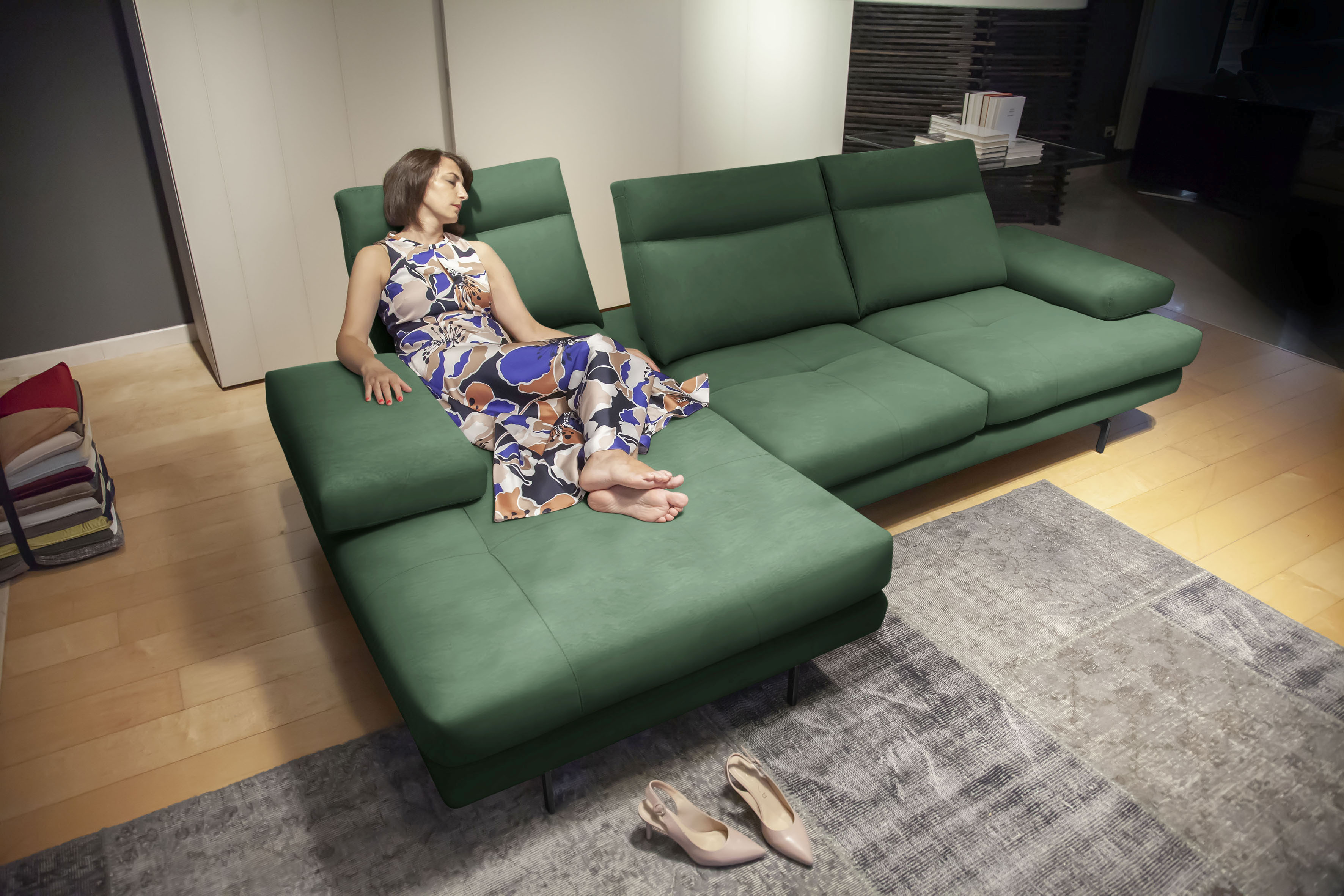 CALIA ITALIA Ecksofa "Toby Wing, B/T: 308/153 cm, Multifunktionssofa, Designsofa, L-Form" inkl. Sitztiefenverstellung und Armlehnfunktion, Füße in schwarz matt