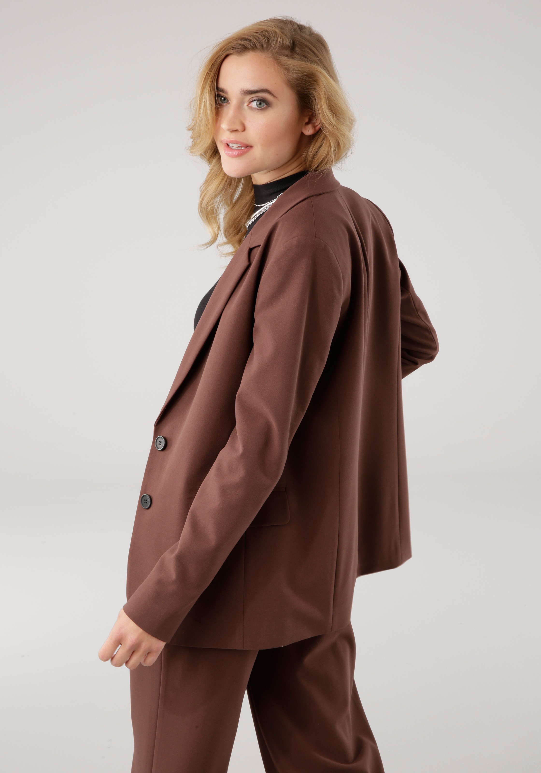 Tamaris Kurzblazer, in Trendfarbe