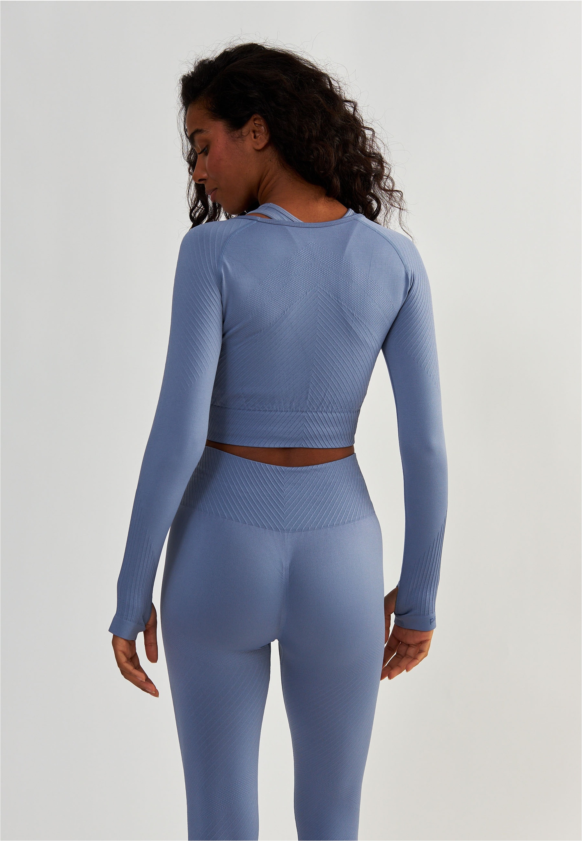 BeShaped Langarmshirt »Femme Force«, (1 tlg.), mit langen Ärmeln und gerippter Textur